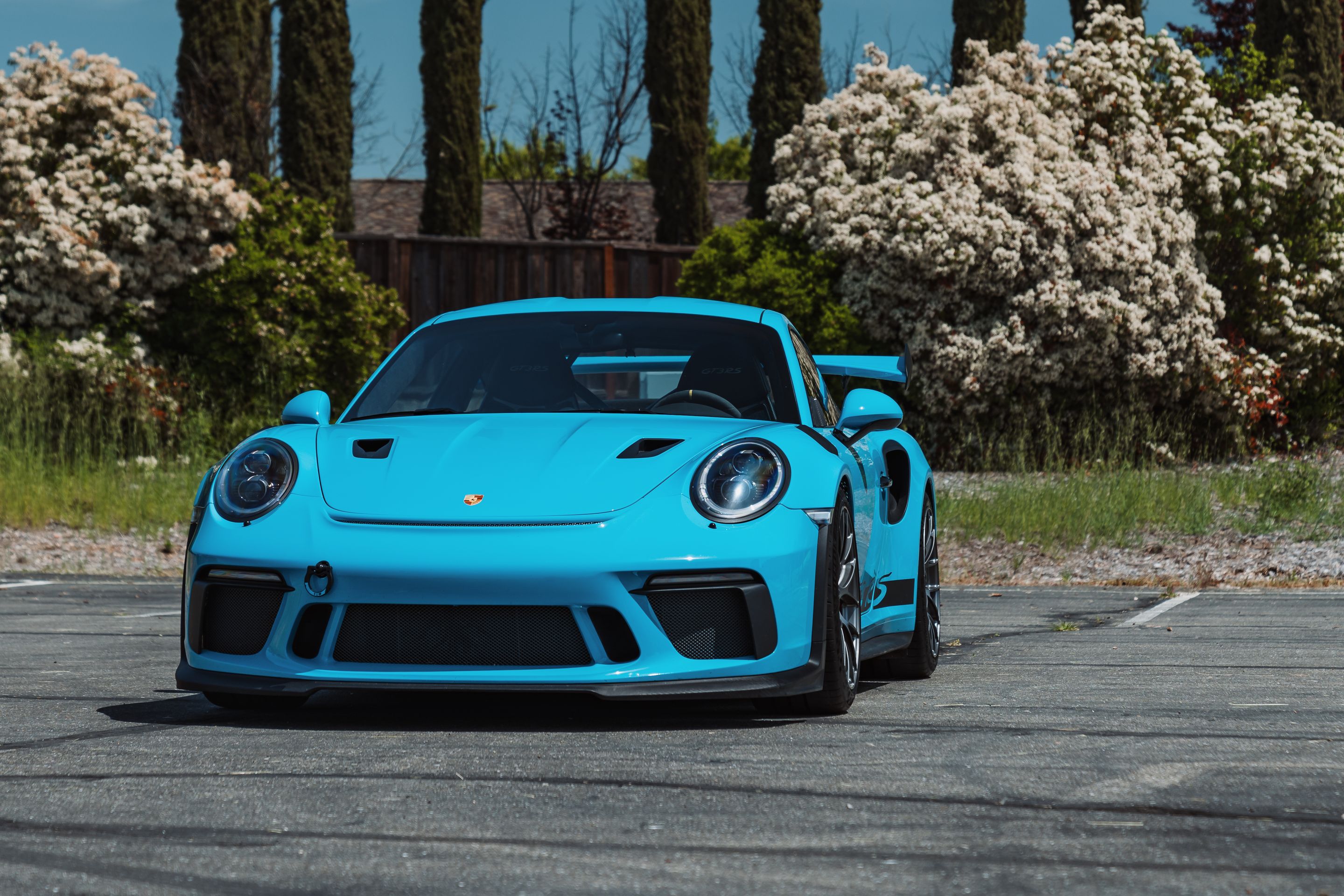 Blue Porsche 911 991.2 GT3 RS with 19" EC-7RS Apex wheels in Anthracite