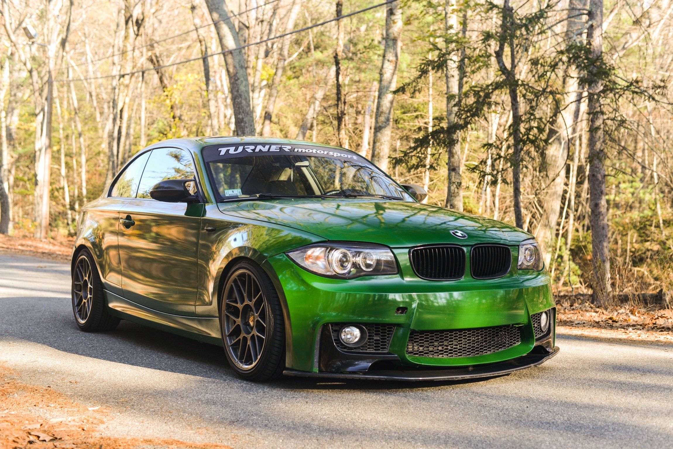 Green BMW E82 Coupe 1 Series with 18" ARC-8 Apex wheels in Anthracite
