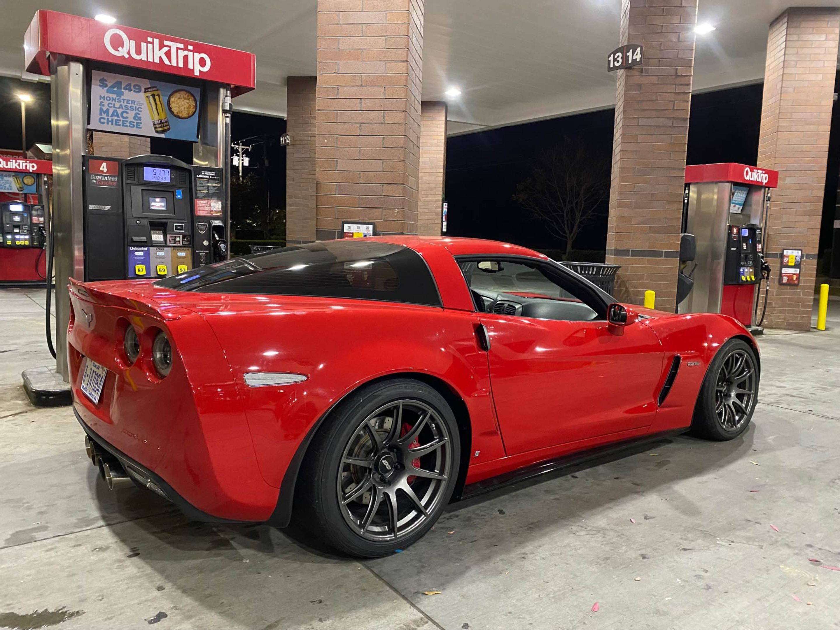 Red Chevrolet C6 Corvette Z06 with 19" SM-10 Apex wheels in Anthracite