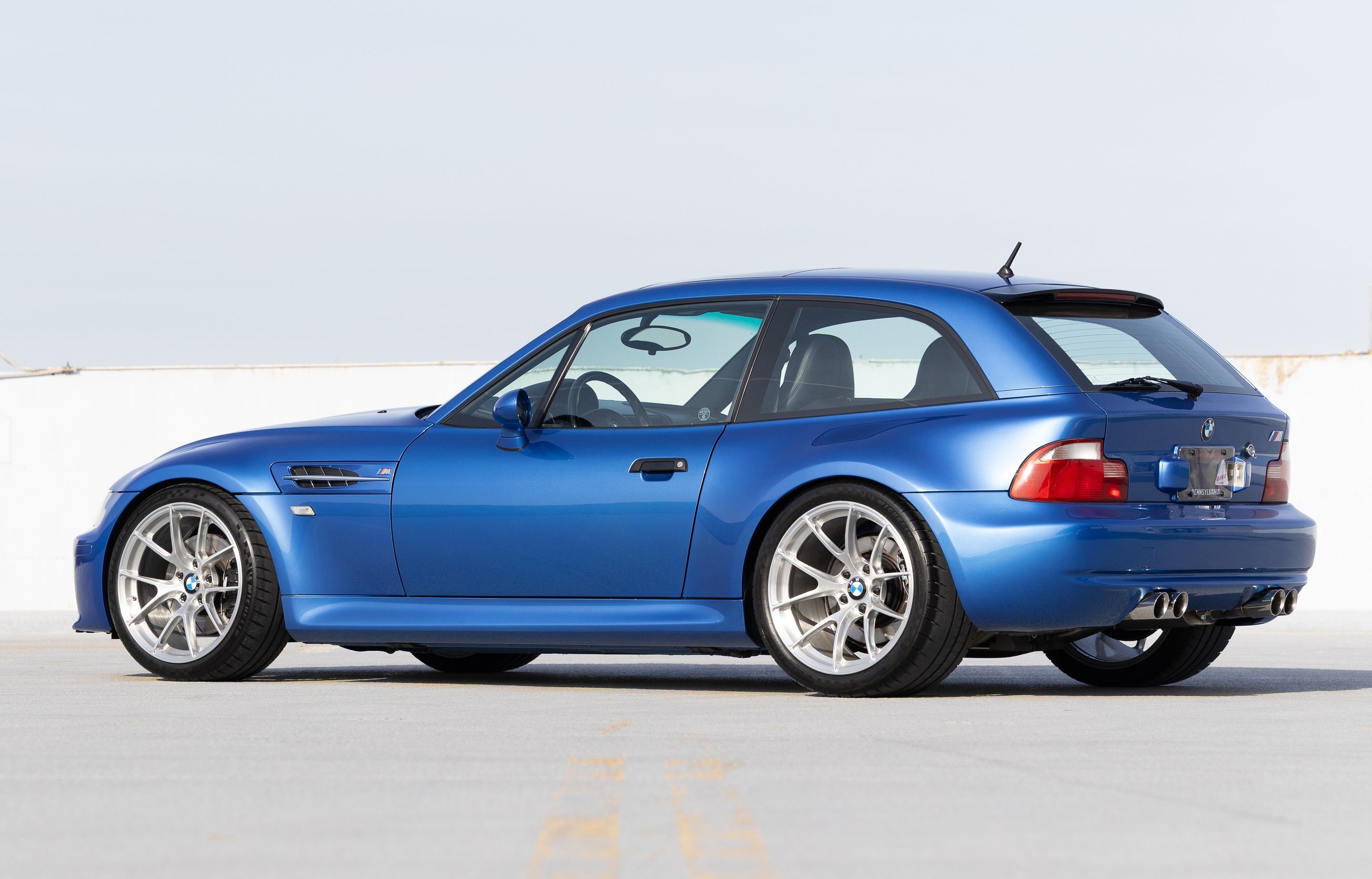 Blue BMW E36/8 Coupe Z3 M with 18" VS-5RS Apex wheels in Brushed Clear