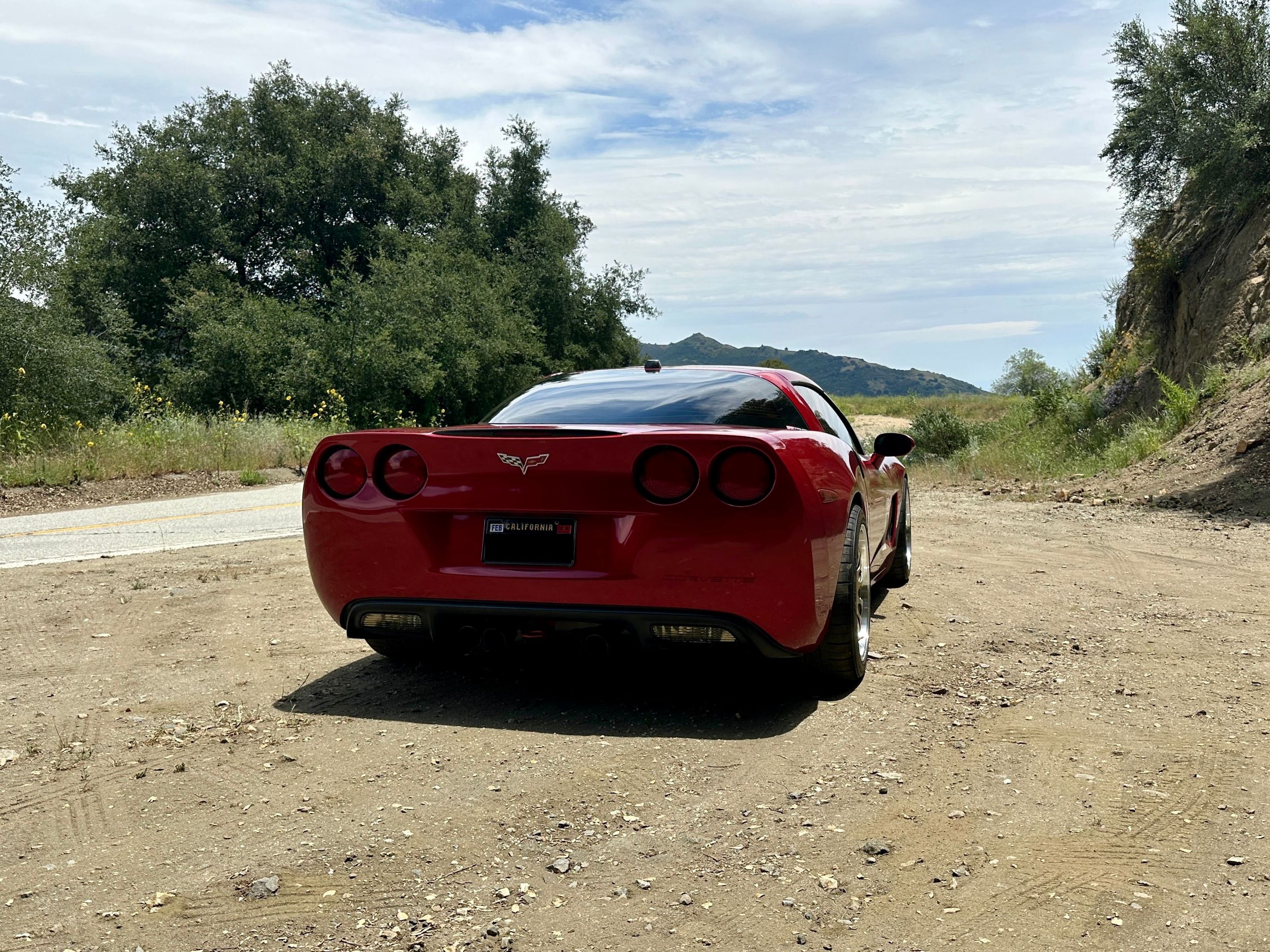 Red Chevrolet C6 Corvette Base/Z51 with 18" ML-10RT Apex wheels in Machined Lip Gloss Motorsport Gold