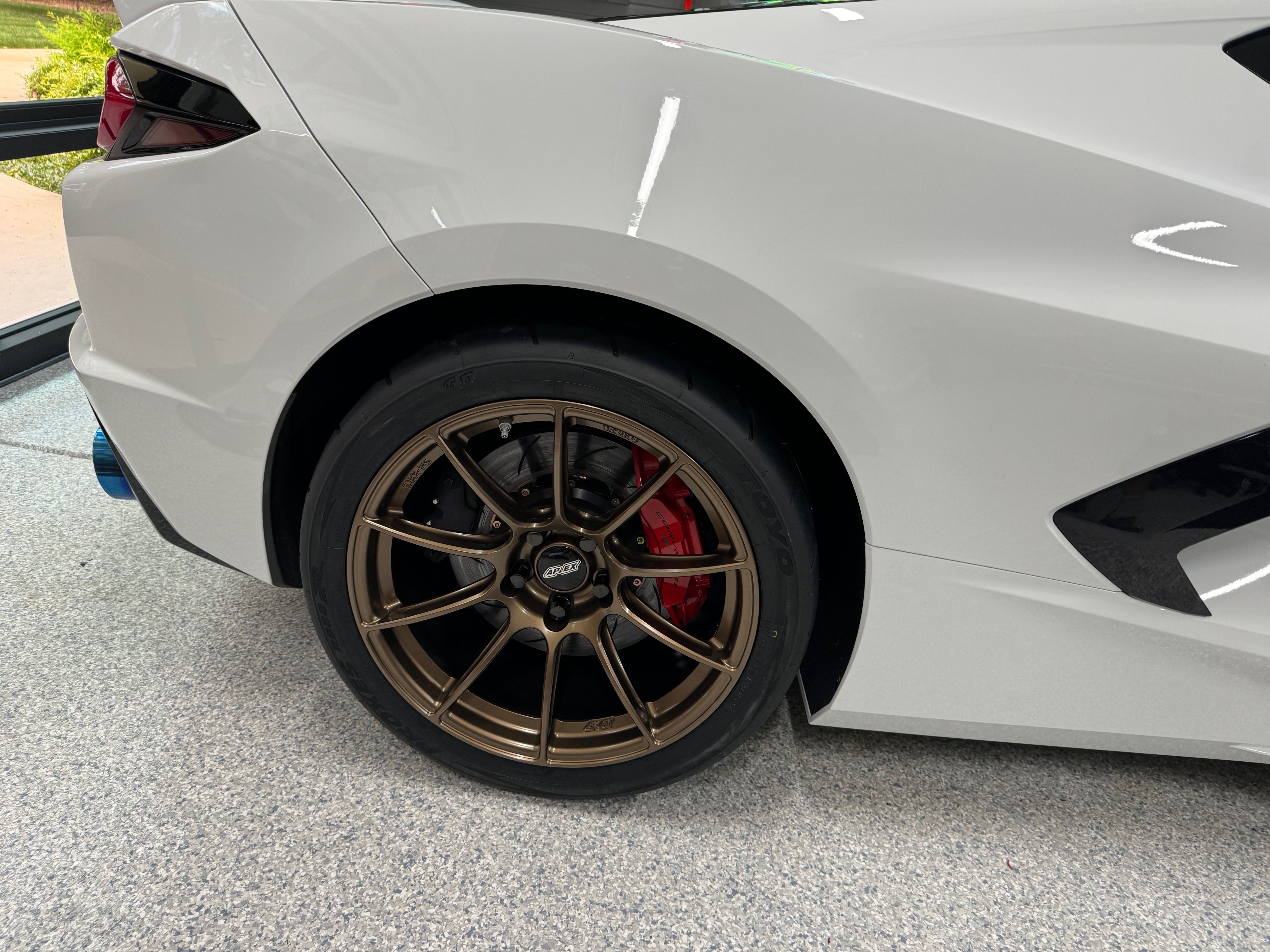 Chevrolet C8 Corvette Stingray/Z51 with 18