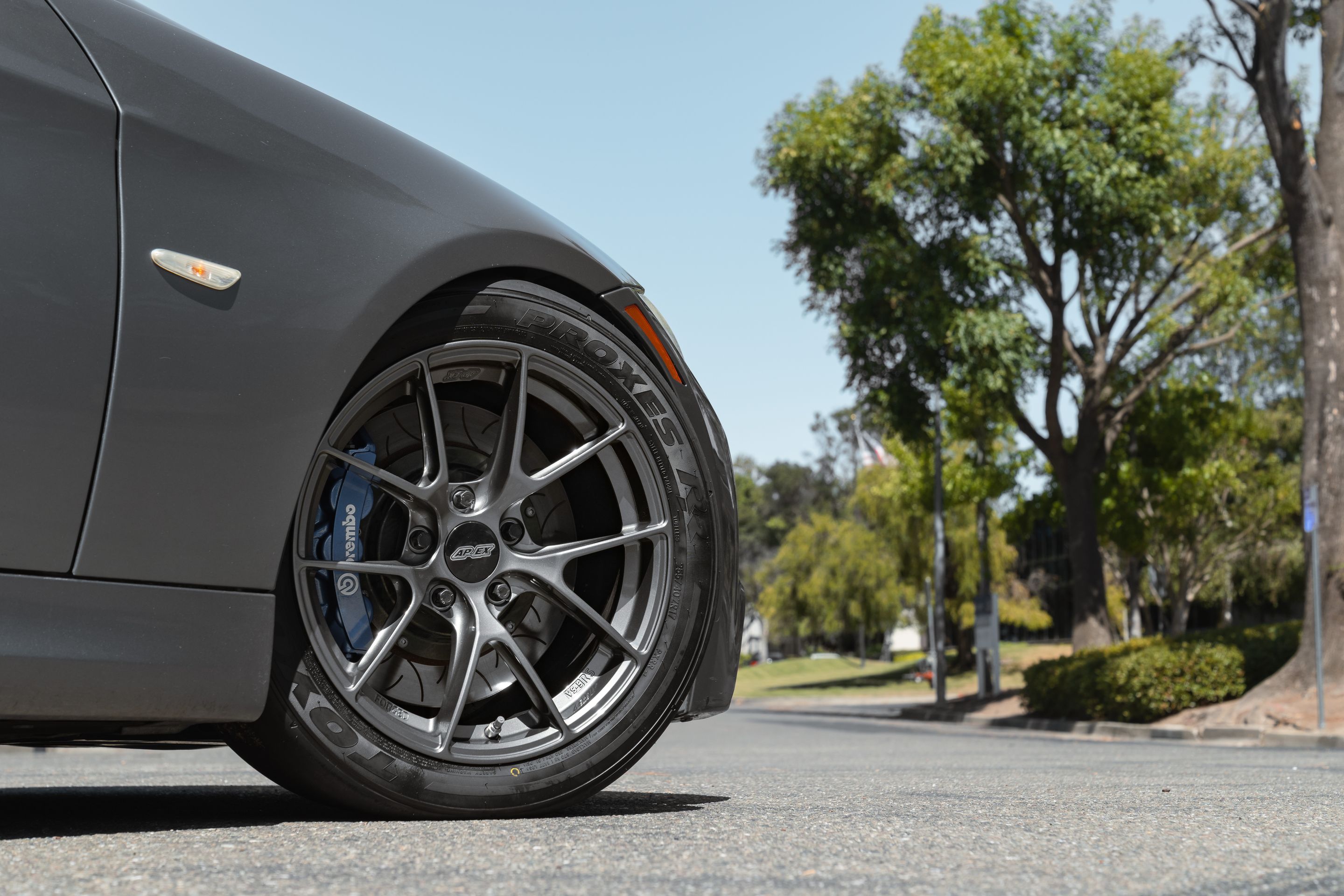 Grey BMW E90 LCI Sedan 3 Series with 17" VS-5RS Apex wheels in Anthracite