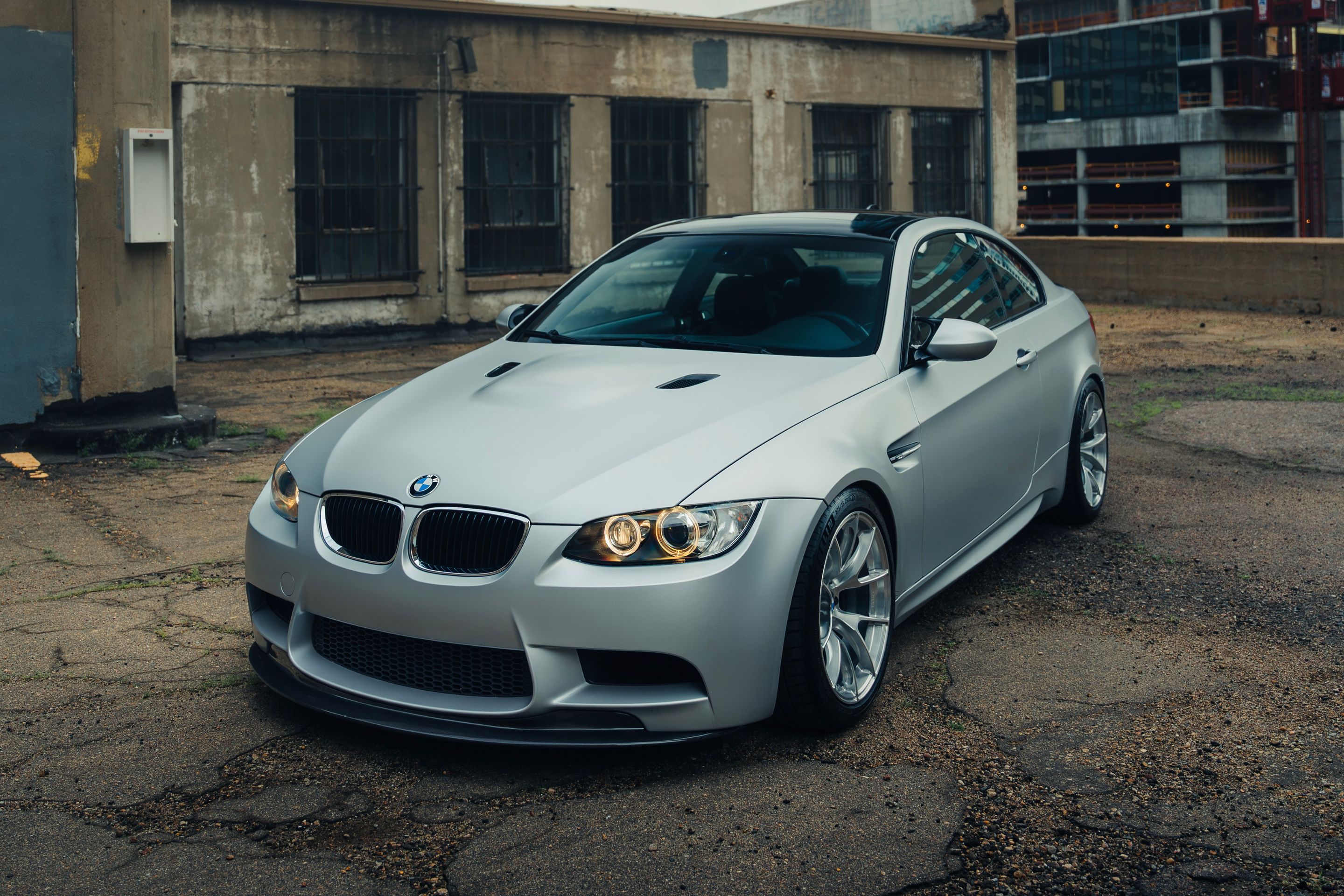 Silver BMW E92 Coupe M3 with 18" VS-5RS Apex wheels in Brushed Clear