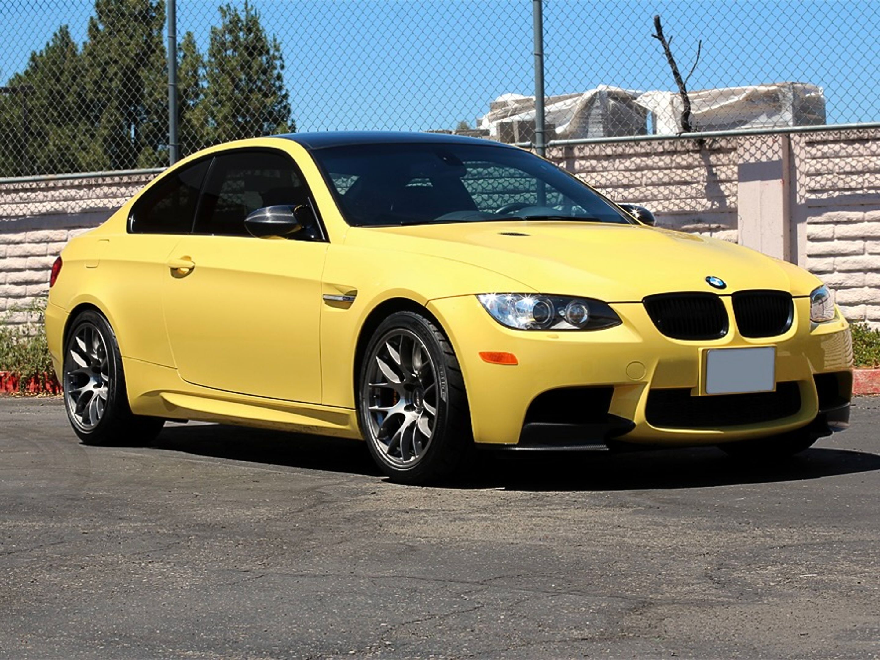 Yellow BMW E92 Coupe M3 with 18" EC-7 Apex wheels in Anthracite