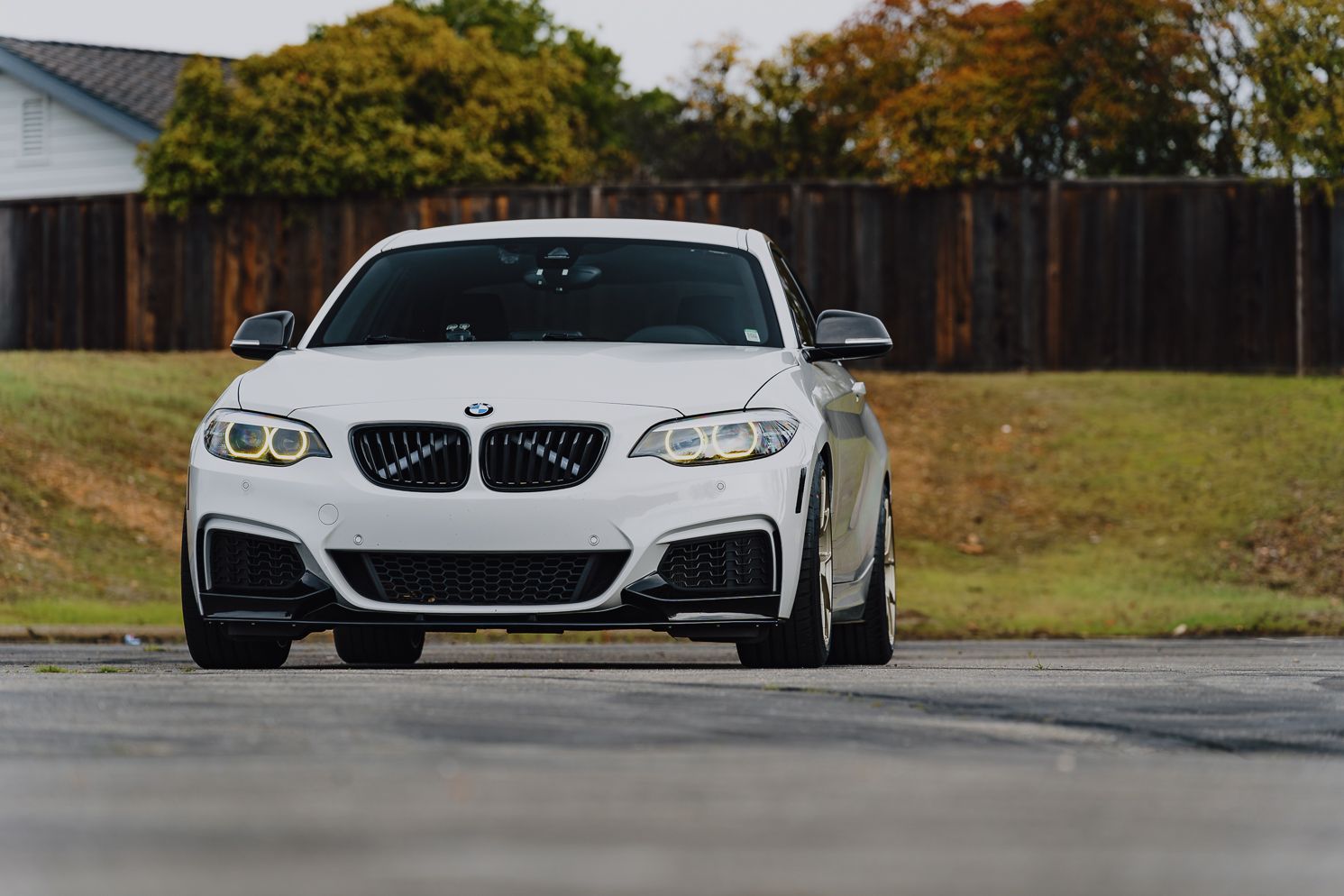 White BMW F22 Coupe 2 Series with 18" VS-5RS Apex wheels in Motorsport Gold