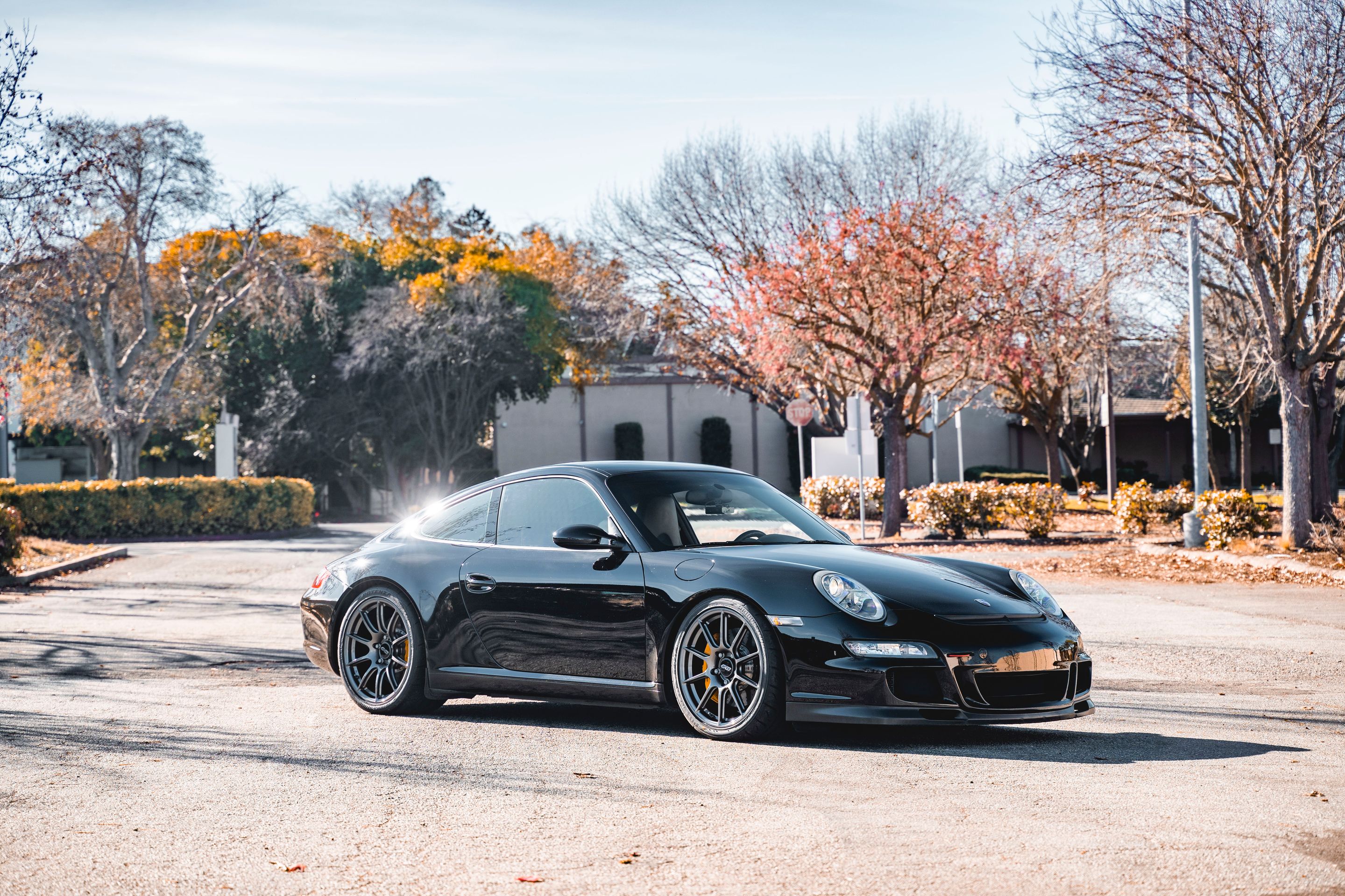 Black Porsche 911 997 Carrera S with 19" SM-10 Apex wheels in Anthracite