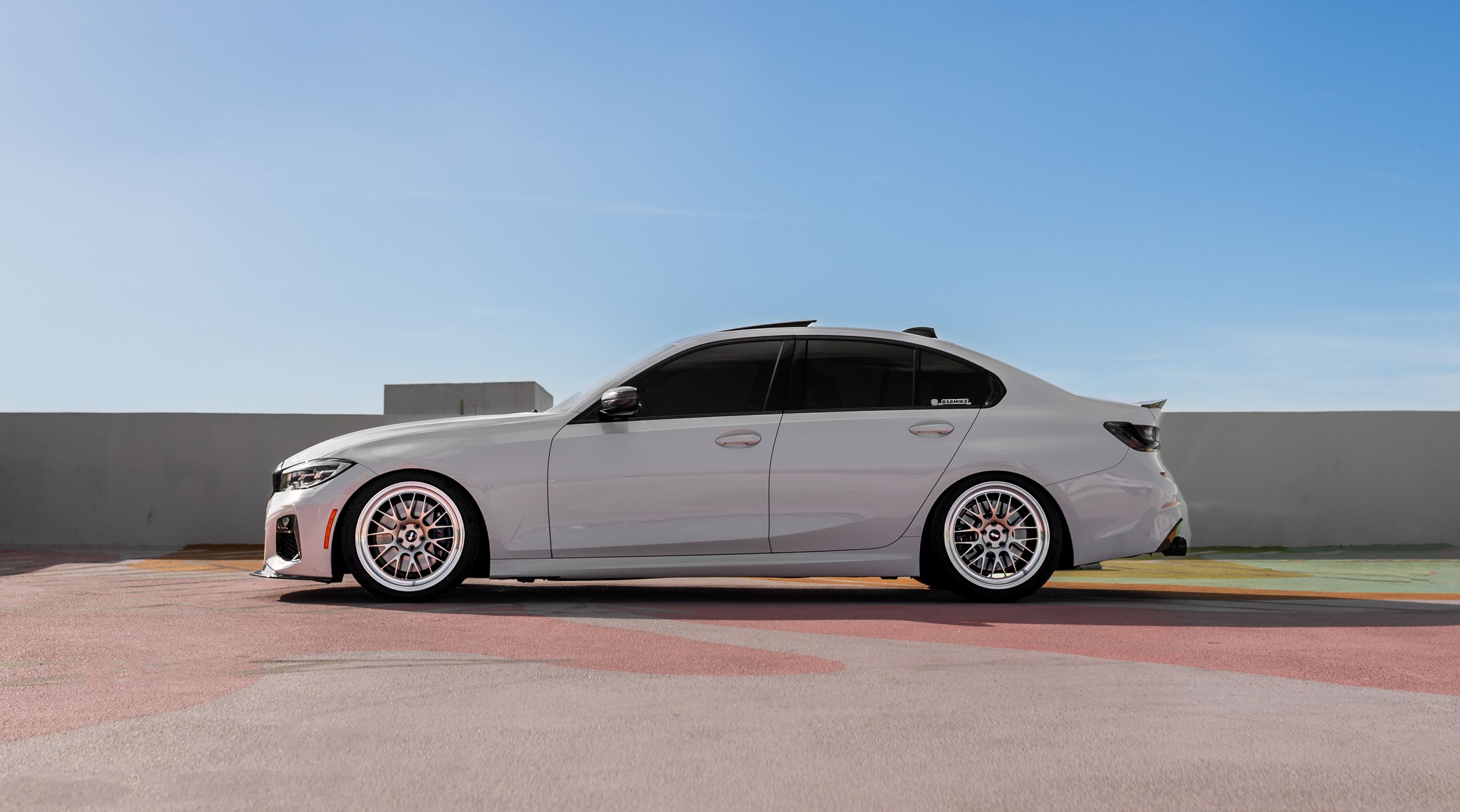 White BMW G20 Sedan 3 Series with 19" ML-10RT Apex wheels in Machined Lip Gloss Motorsport Gold