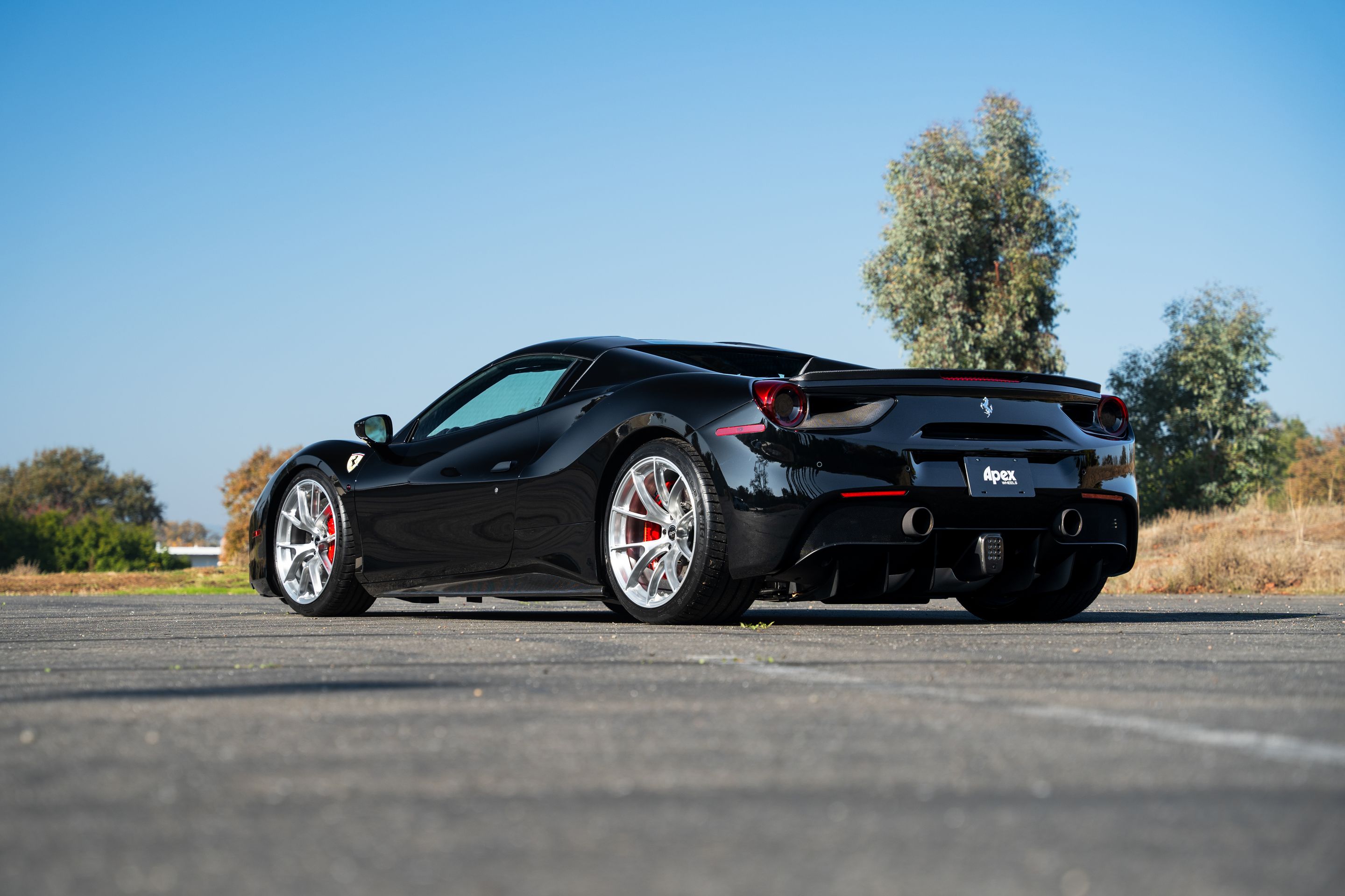 Black Ferrari 488 with 20" VS-5RS Apex wheels in Brushed Clear