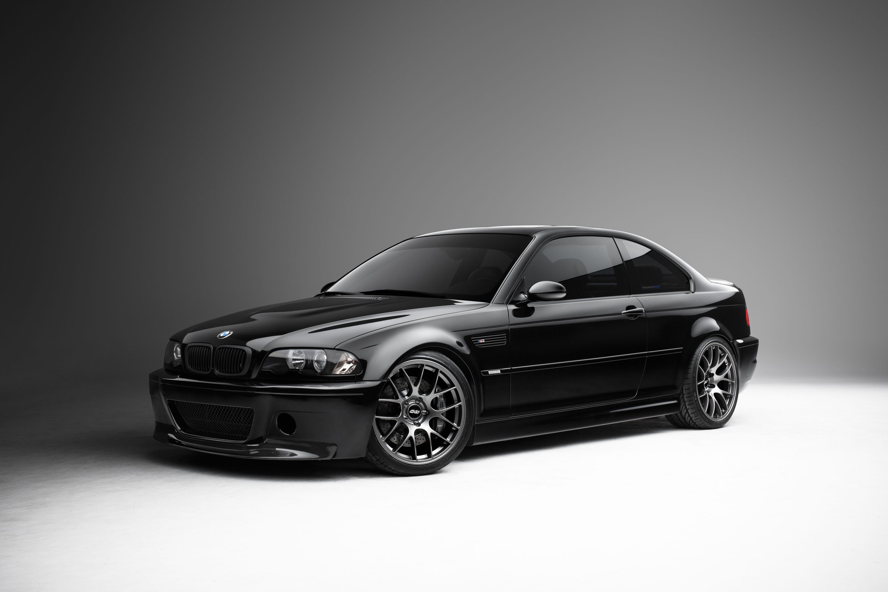 Blue BMW E46 M3 with 19" EC-7 Apex wheels in Anthracite