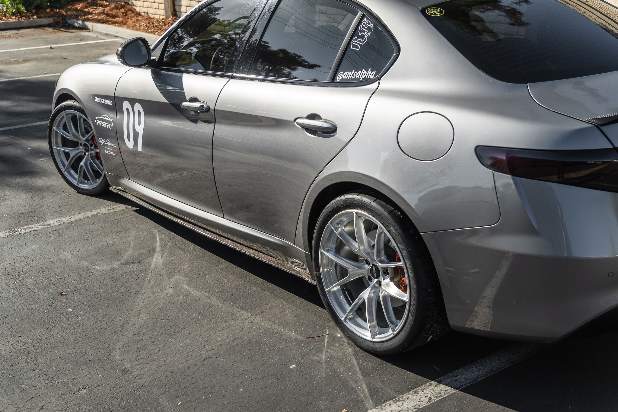 Grey Alfa Romeo Giulia Standard with 19" VS-5RS Apex wheels in Brushed Clear
