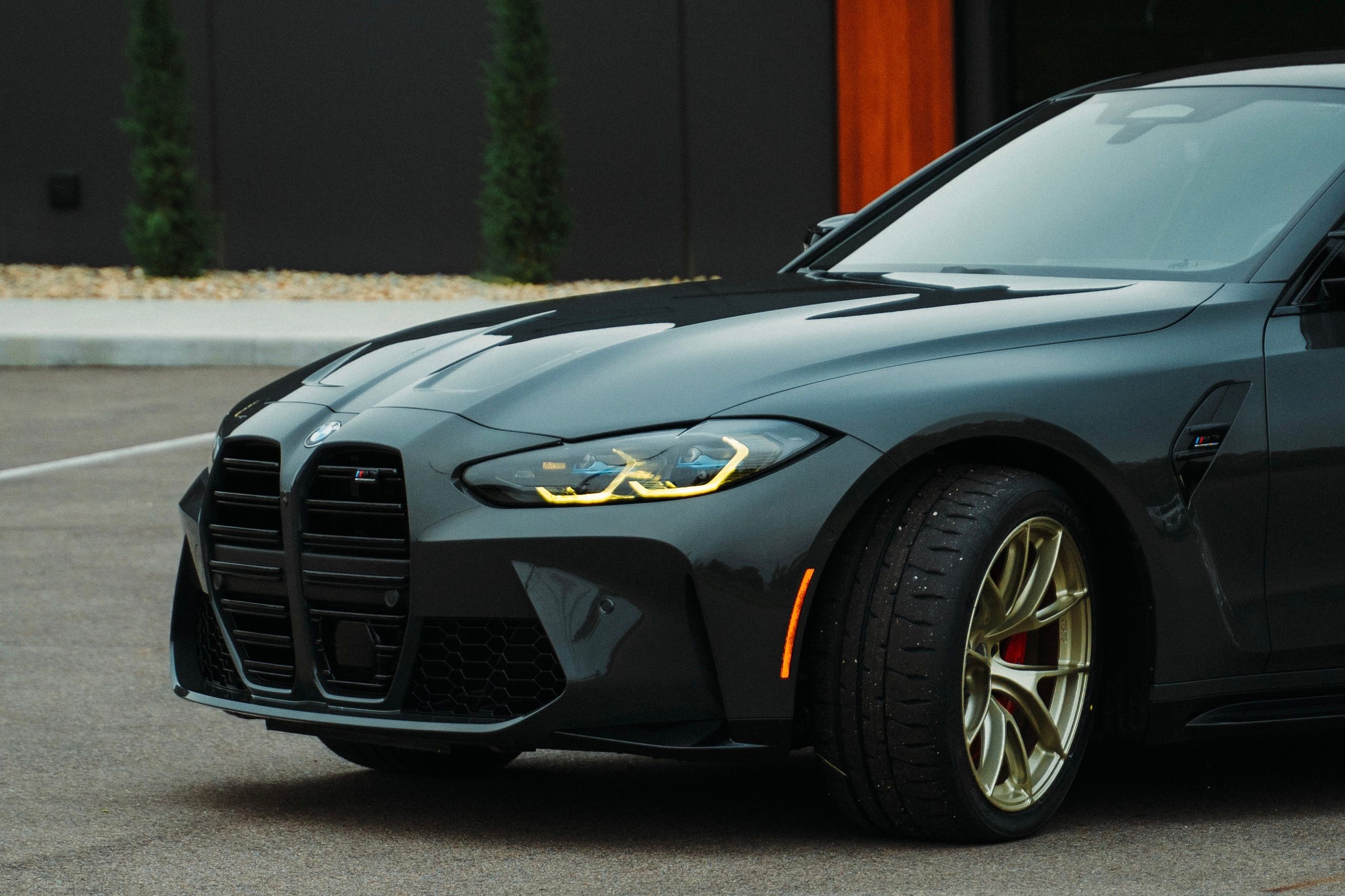 Grey BMW G80 M3 with 19" VS-5RS Apex wheels in Motorsport Gold