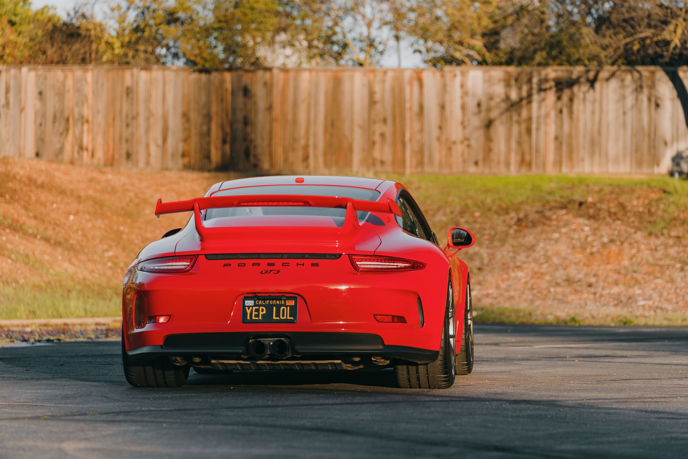 Red Porsche 911 991.1 GT3 with 20" VS-5RS Apex wheels in Anthracite