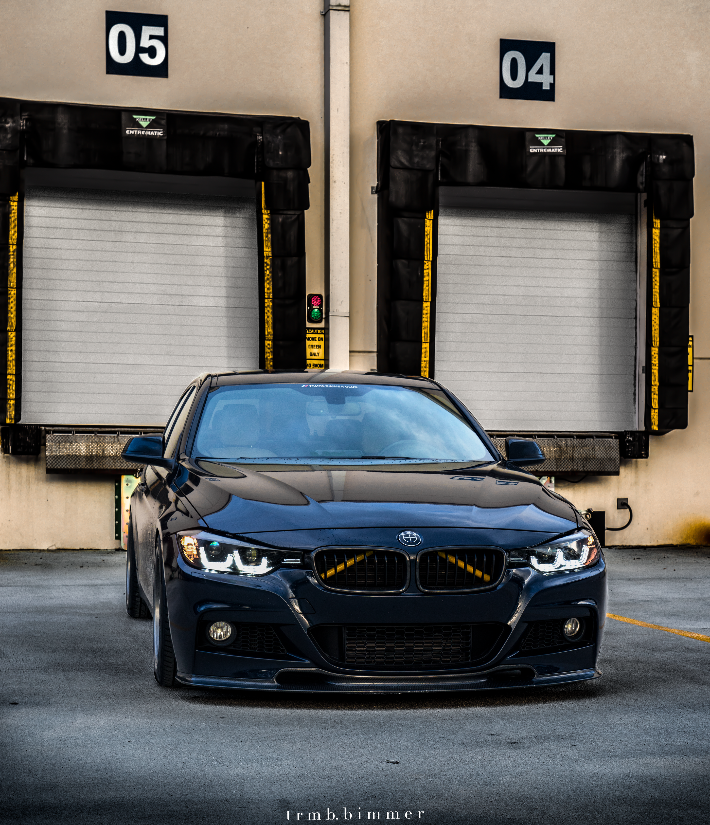 Black BMW F30 Sedan 3 Series with 18" FL-5 Apex wheels in Anthracite
