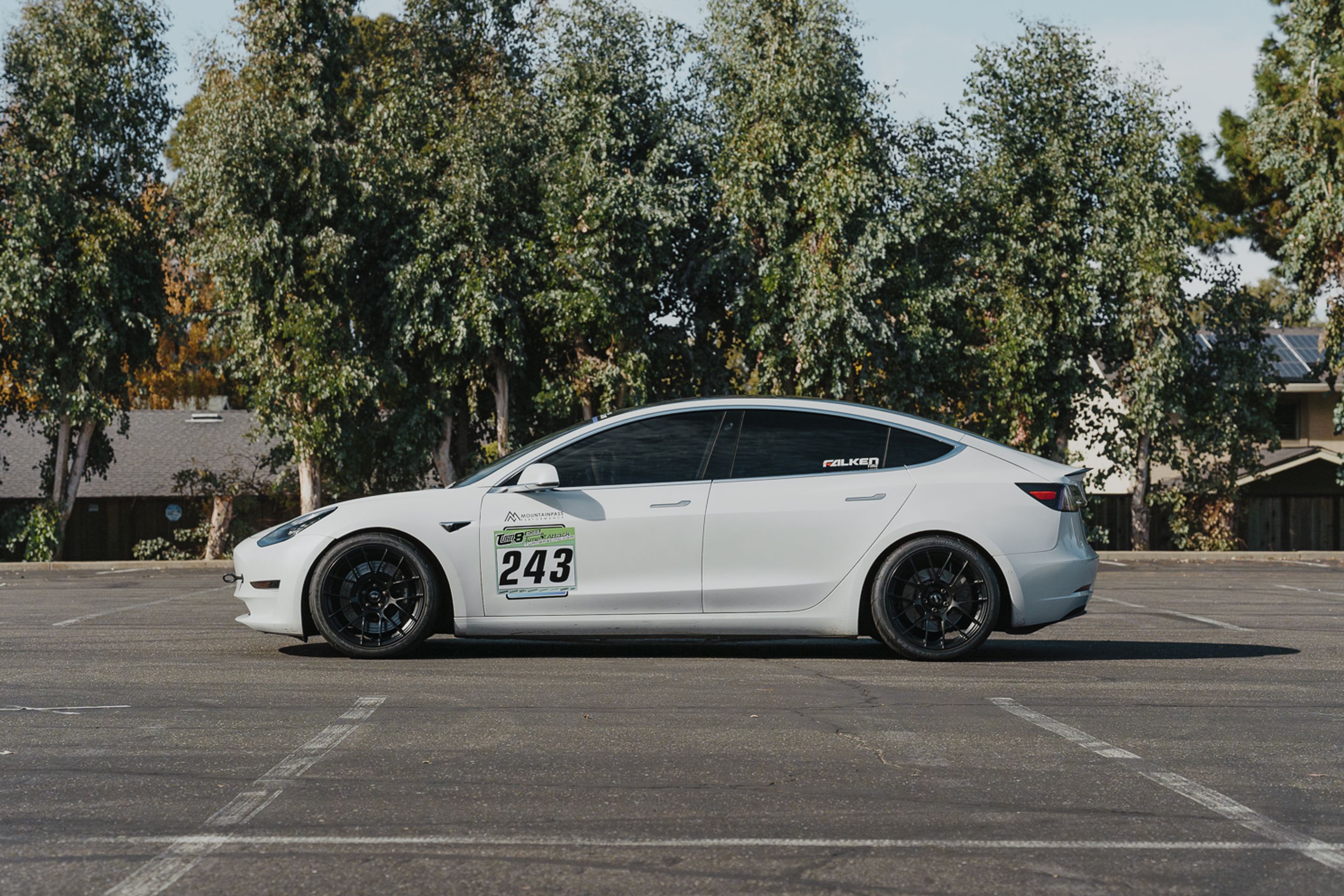 White Tesla Model 3 with 19" EC-7RS Apex wheels in Satin Black