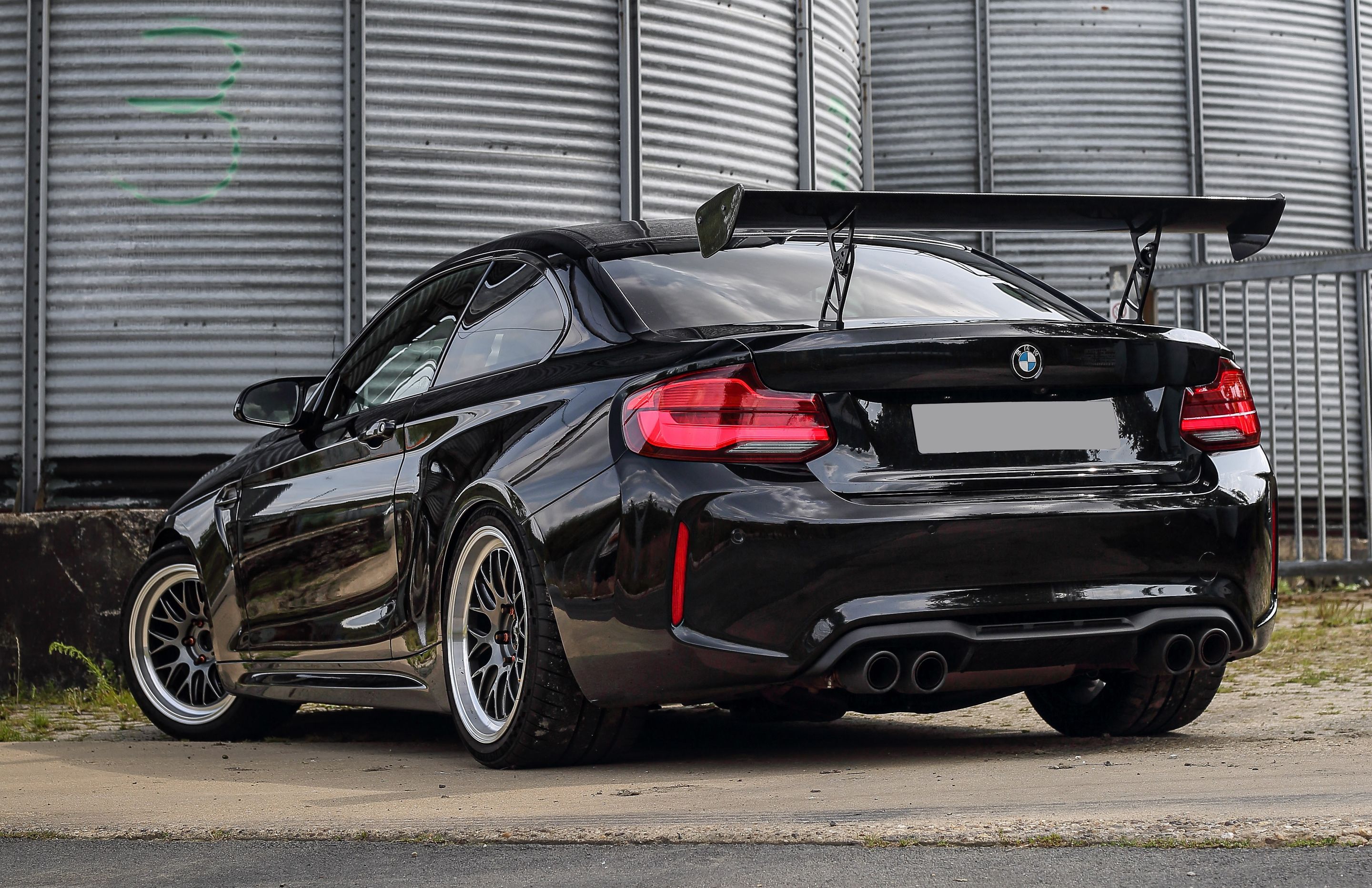 Black BMW F87 M2 with 18" ML-10RT Apex wheels in Machined Lip Anthracite