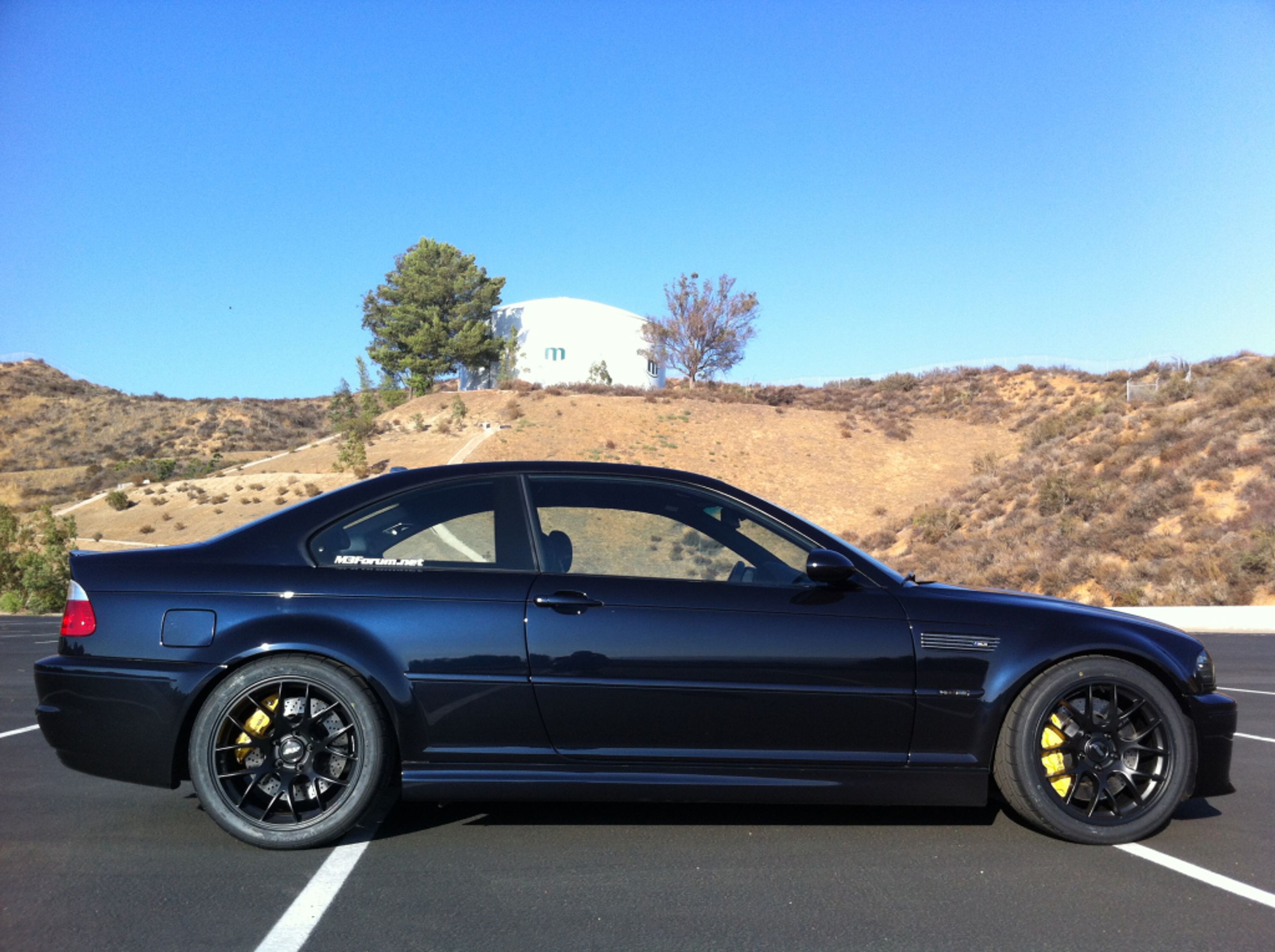 Blue BMW E46 M3 with 18" EC-7 Apex wheels in Satin Black