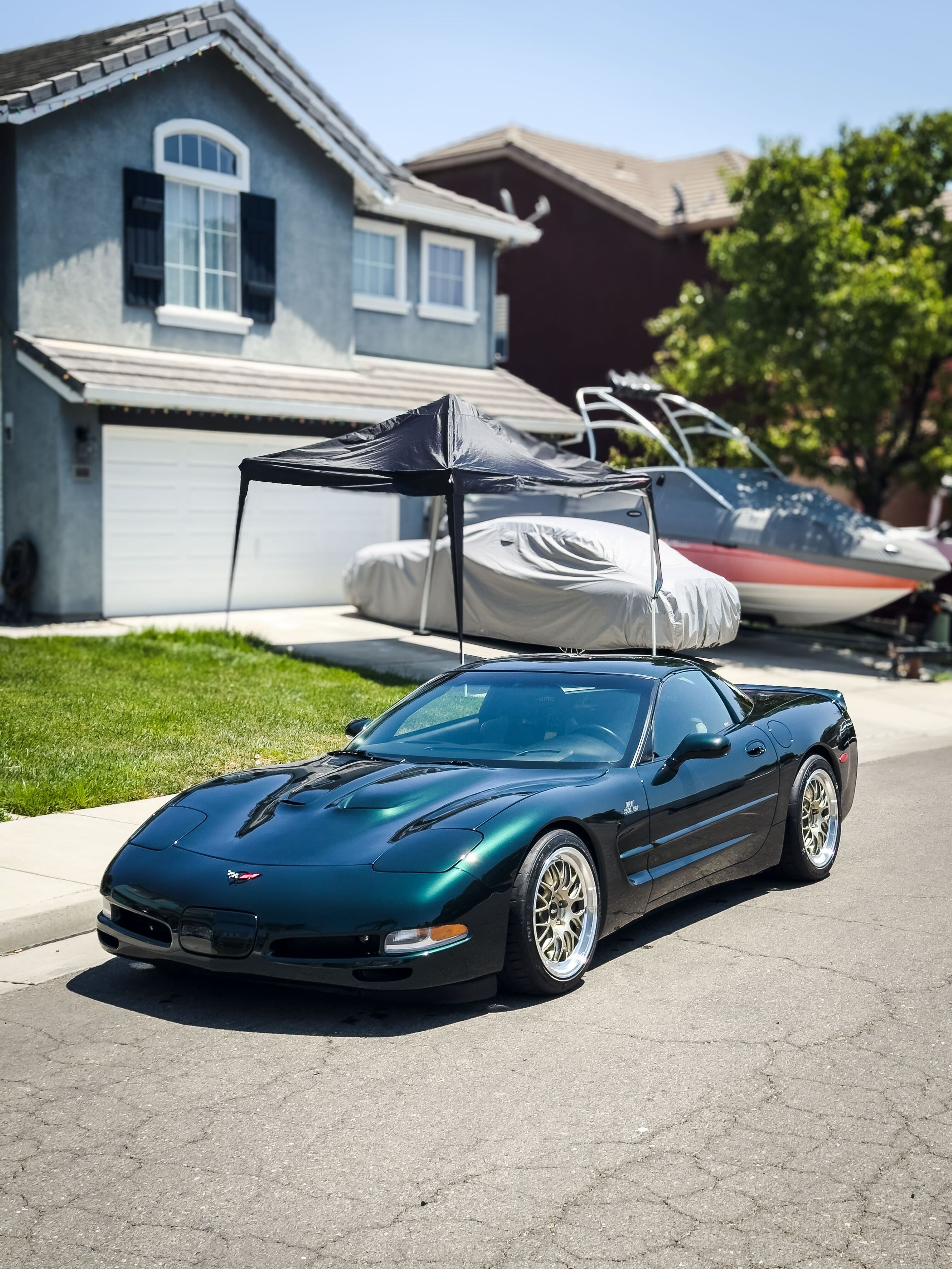 Green Chevrolet C5 Corvette Z06 with 18" ML-10RT Apex wheels in Machined Lip Gloss Motorsport Gold