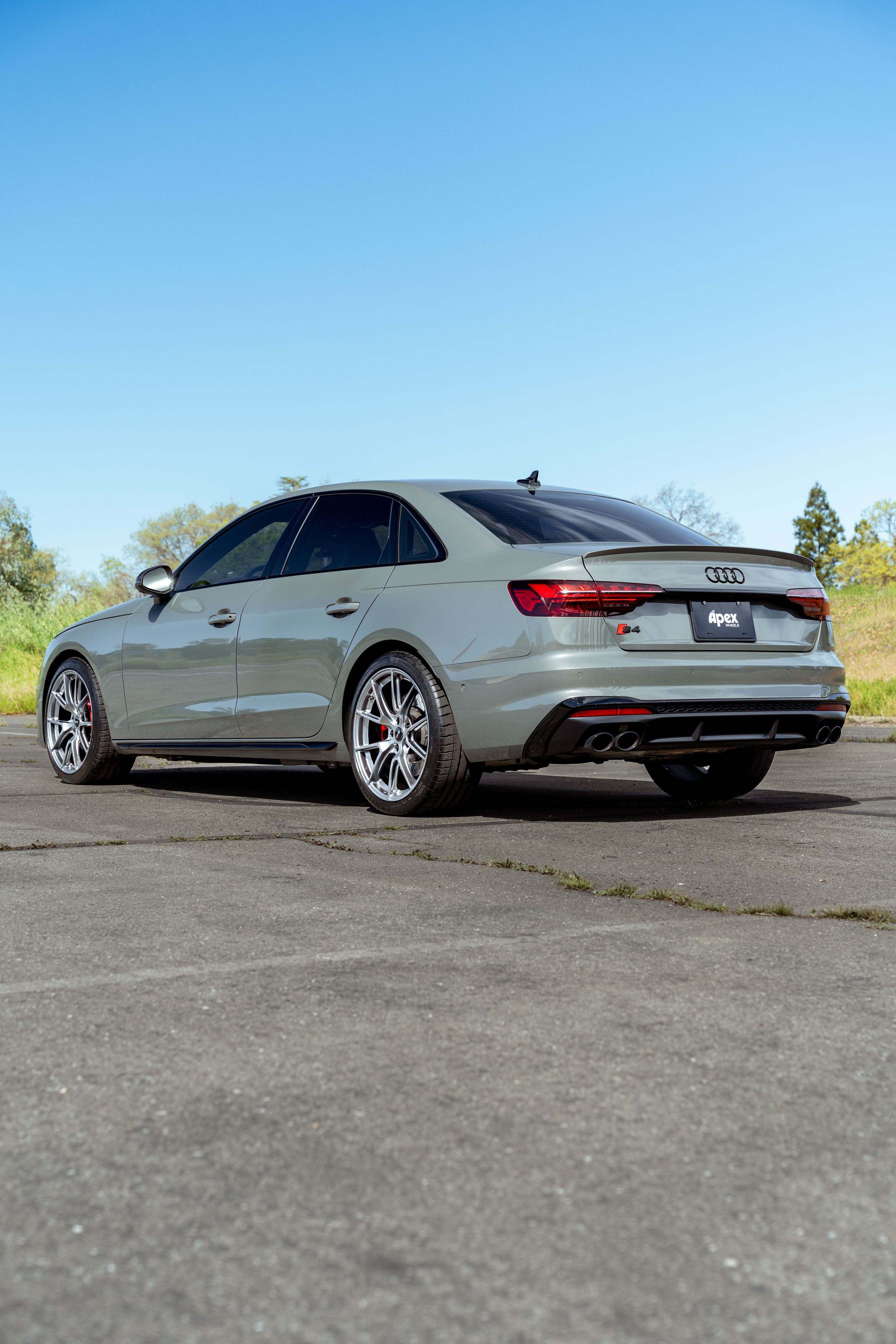 Grey Audi B9 S4 with 19" VS-5 Apex wheels in Hyper Black