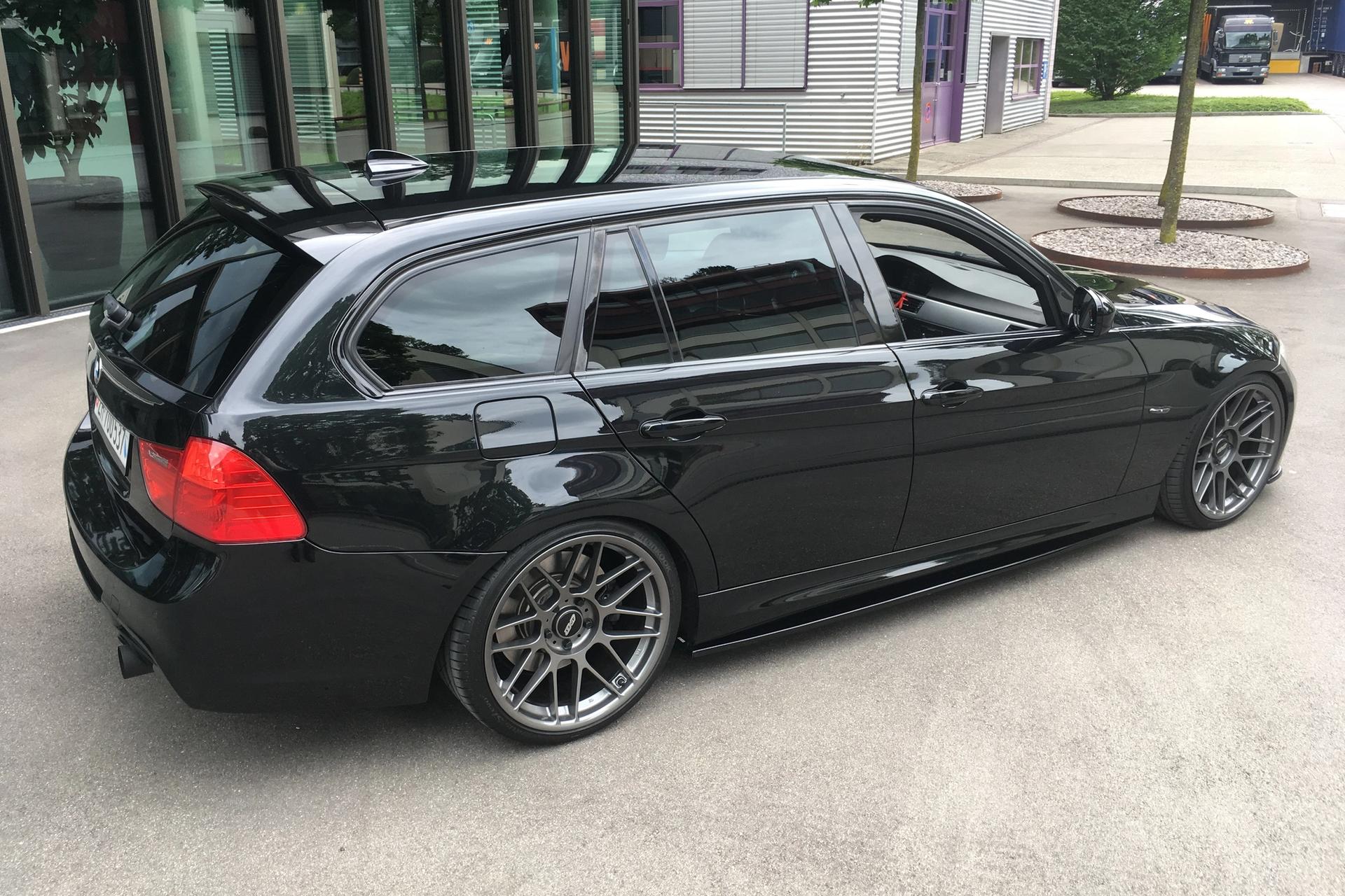 BMW E91 LCI Wagon 3 Series with 19 ARC-8 in Anthracite on BMW E90