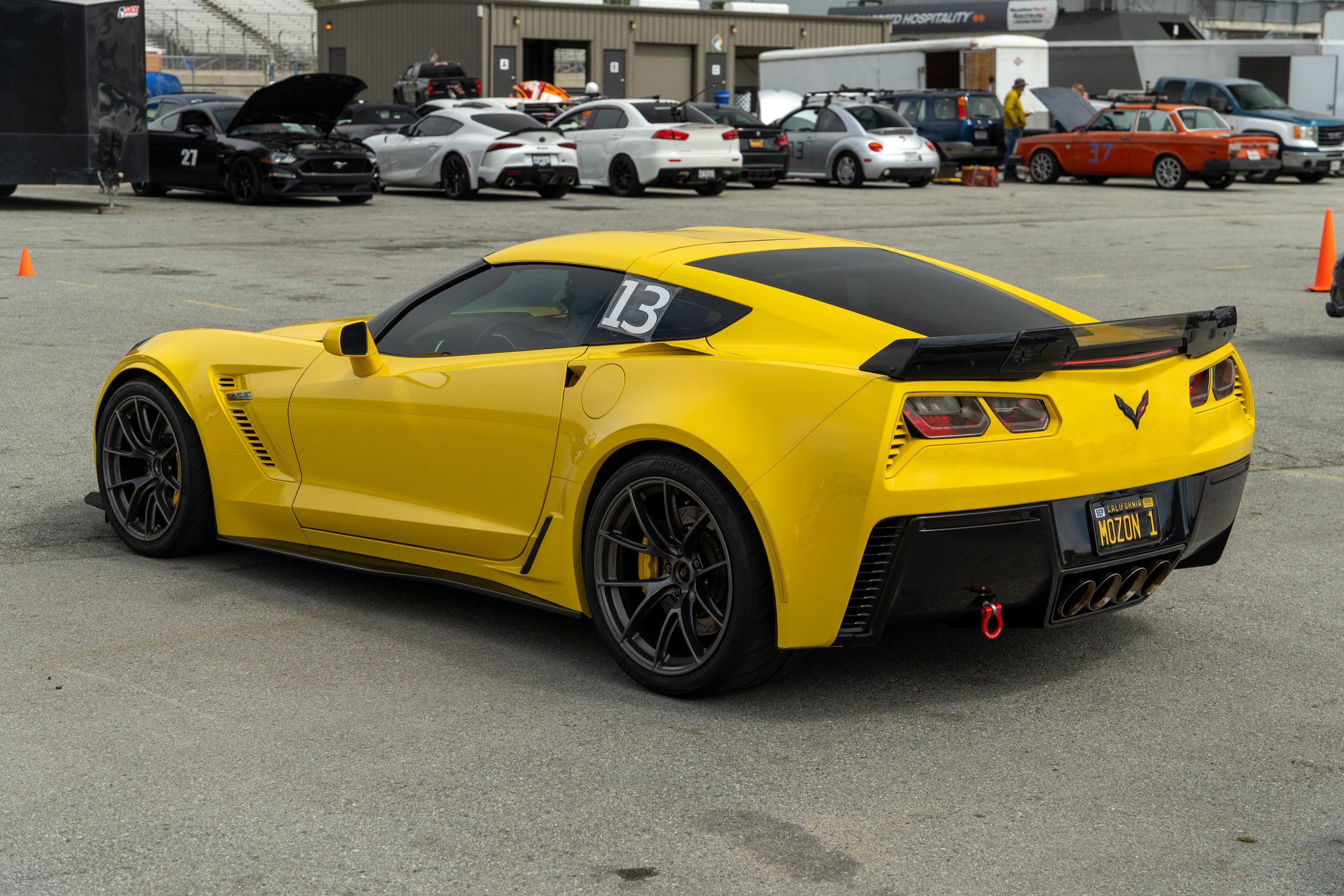 Yellow Chevrolet C7 Corvette Z06 with 19"/20" VS-5RS Apex wheels in Anthracite