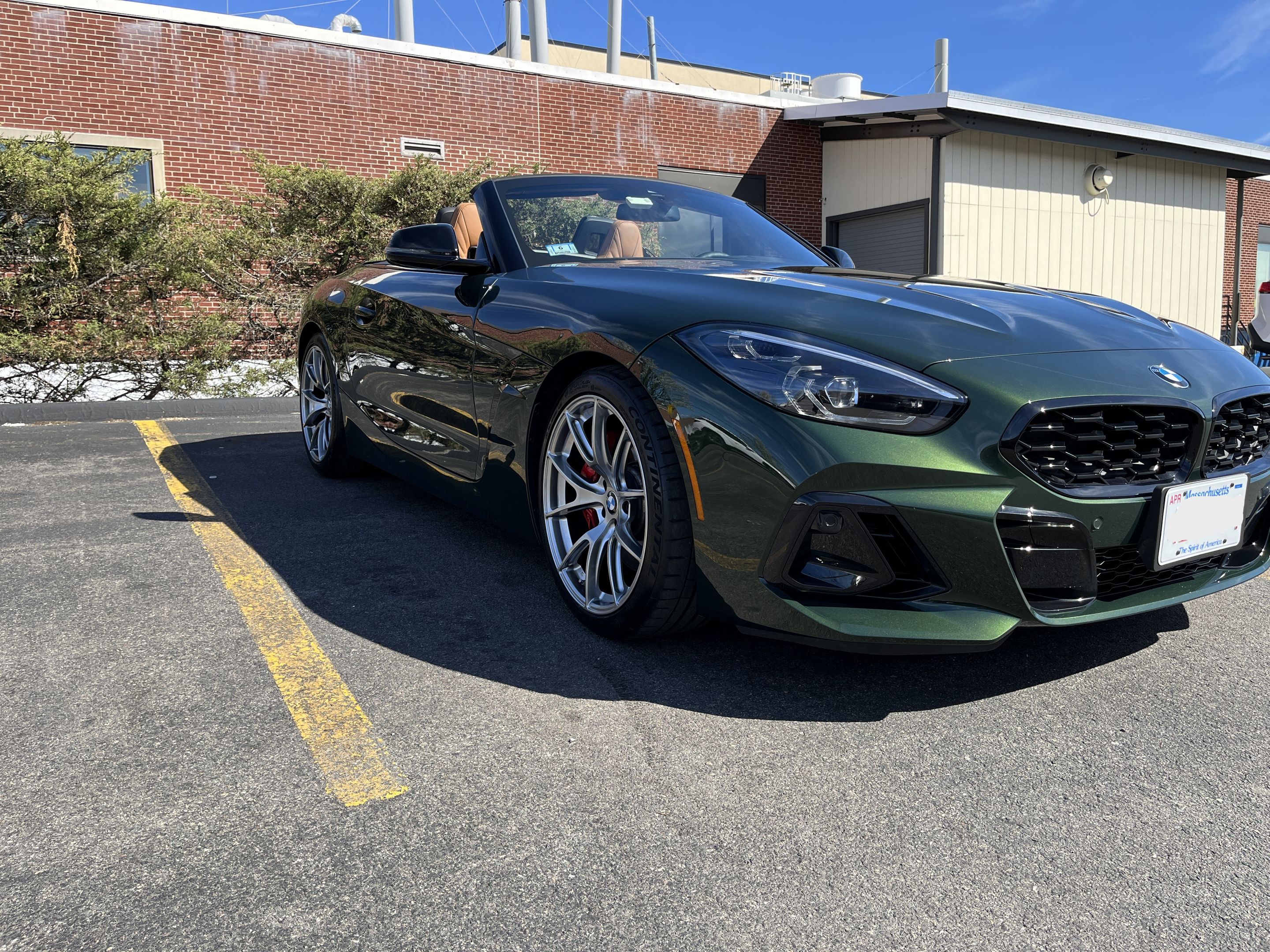 Green BMW G29 Z4 with 19" VS-5 Apex wheels in Hyper Black