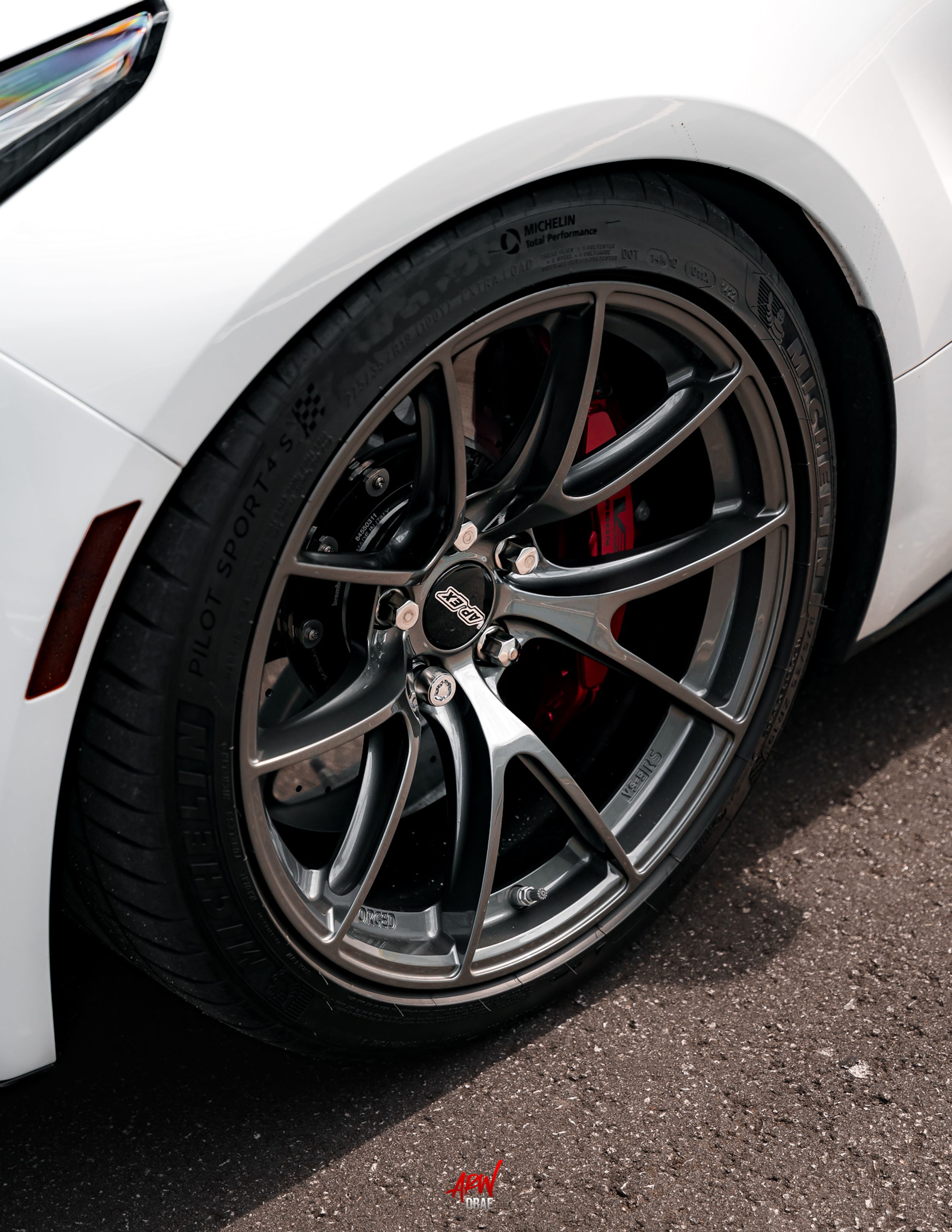 White Cadillac CT5-V Blackwing with 19" VS-5RS Apex wheels in Anthracite