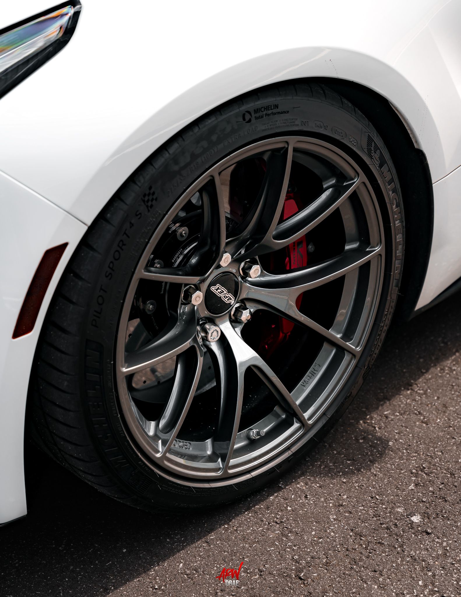 White Cadillac CT5-V Blackwing with 19" VS-5RS Apex wheels in Anthracite