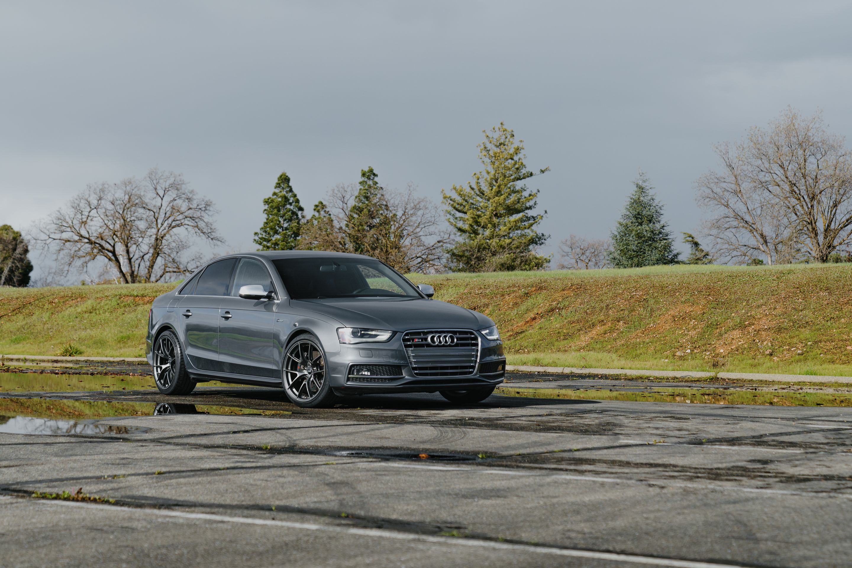 Grey Audi B8 S4 with 19" VS-5RS Apex wheels in Anthracite