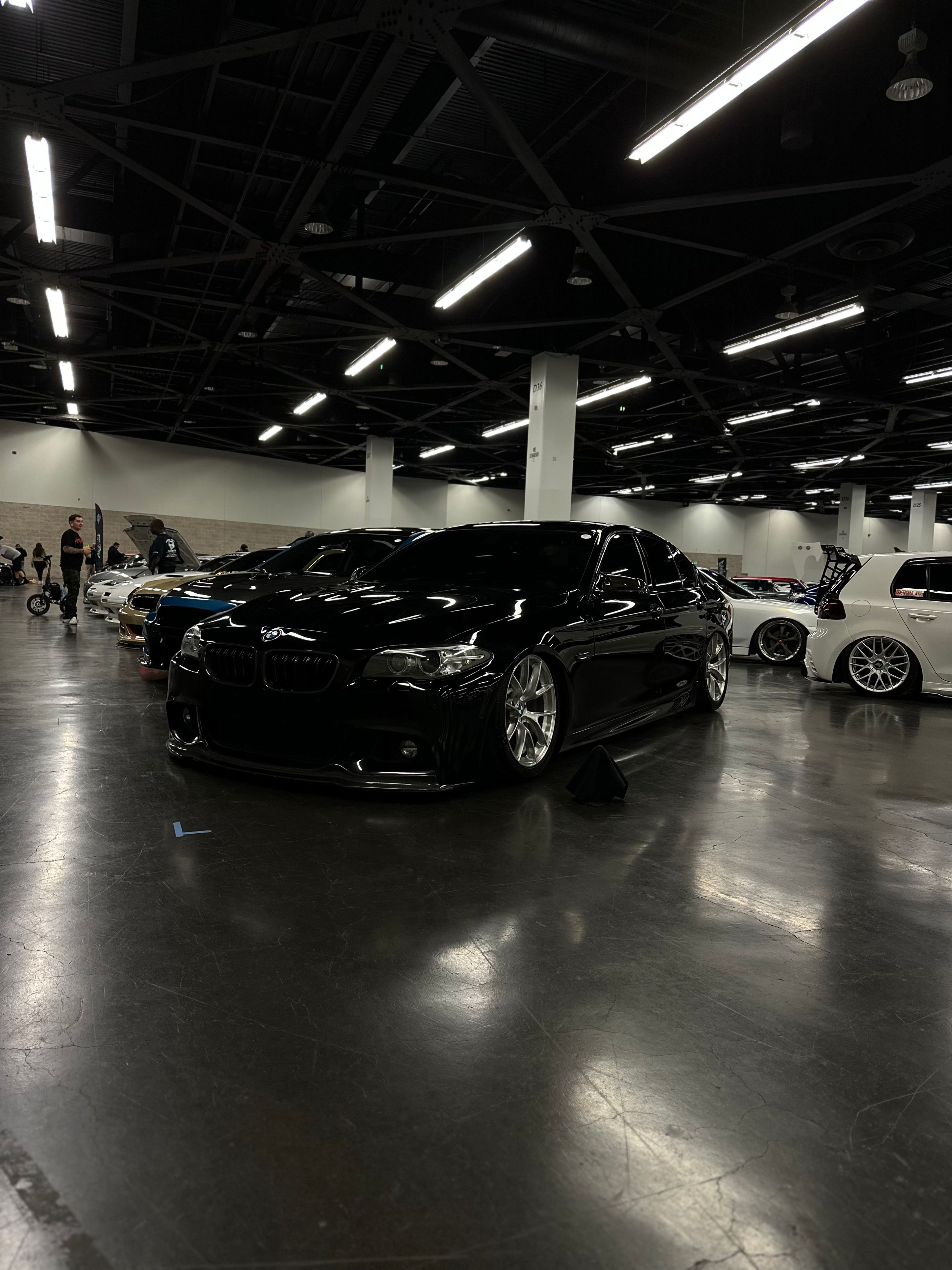 Black BMW F10 Sedan 5 Series with 19" VS-5RS Apex wheels in Brushed Clear