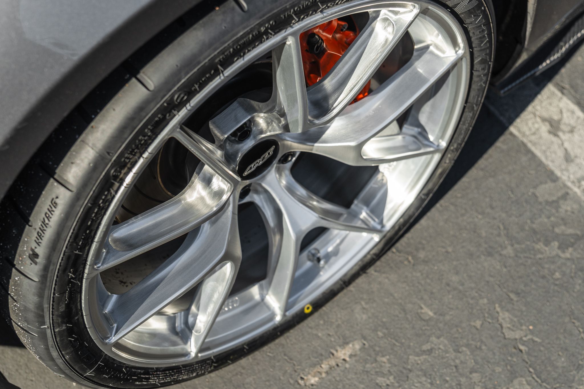 Grey Alfa Romeo Giulia Standard with 19" VS-5RS Apex wheels in Brushed Clear
