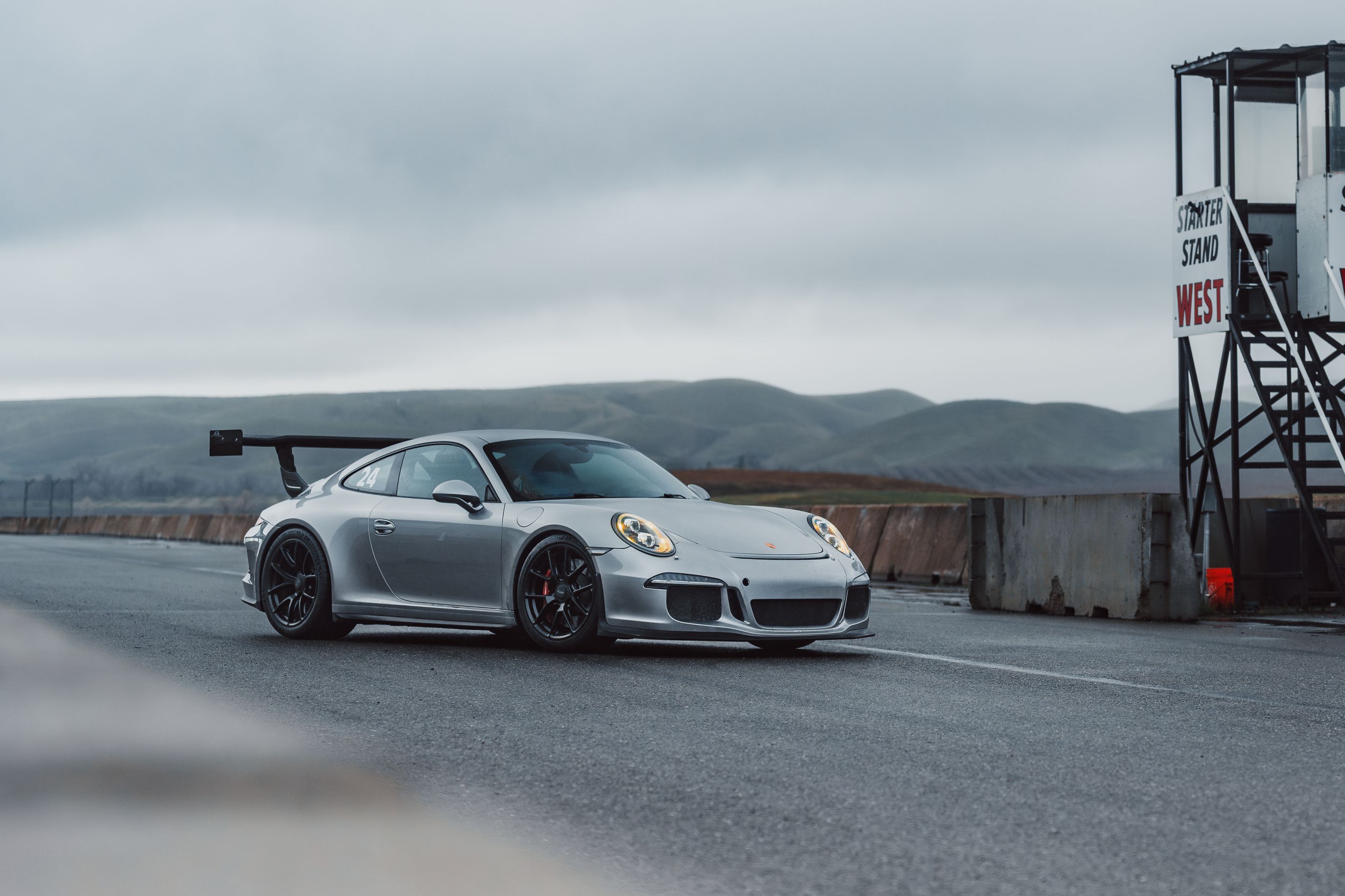 Silver Porsche 911 991.1 GT3 with 19" VS-5RE Apex wheels in Satin Black