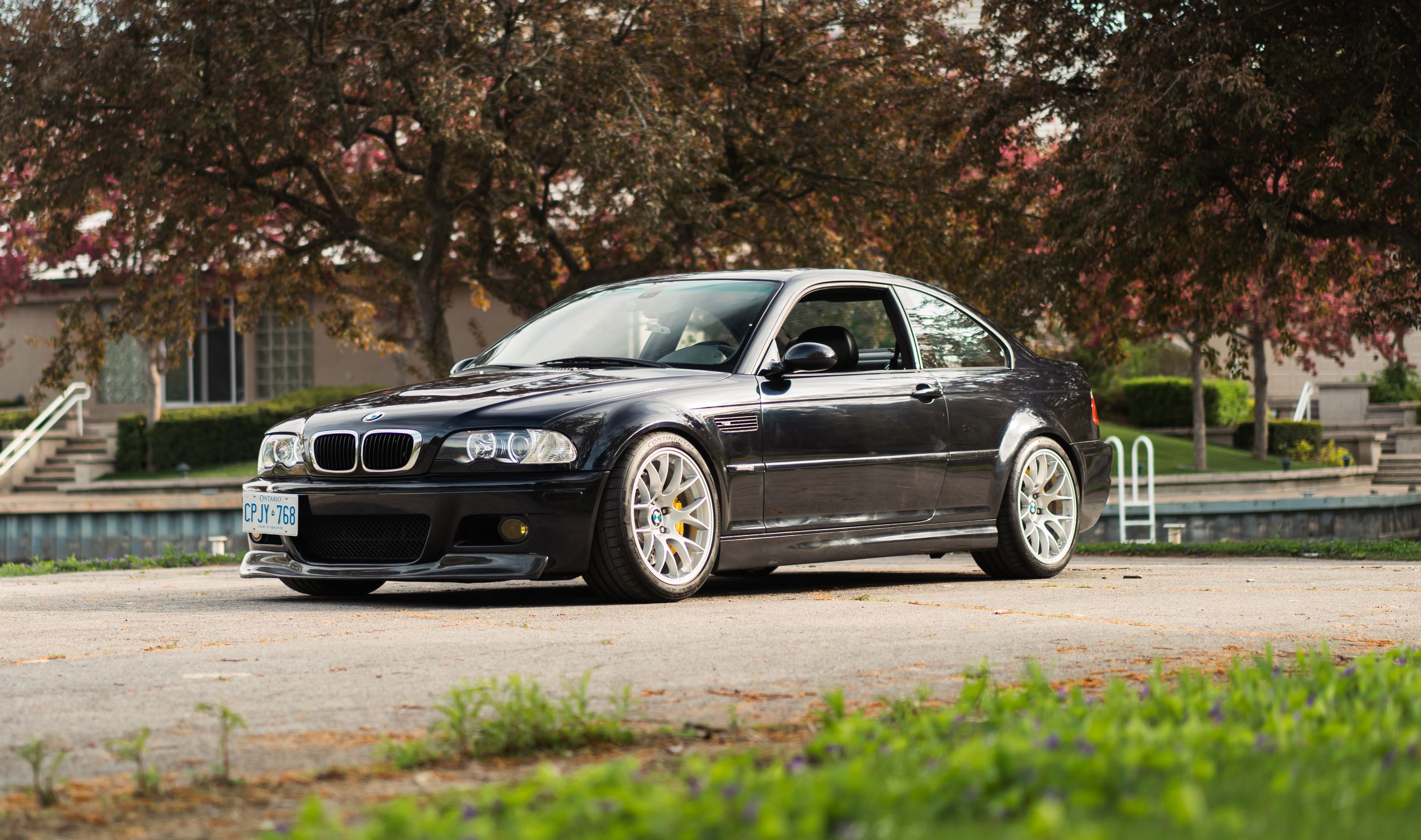 Black BMW E46 M3 with 18" EC-7 Apex wheels in Race Silver