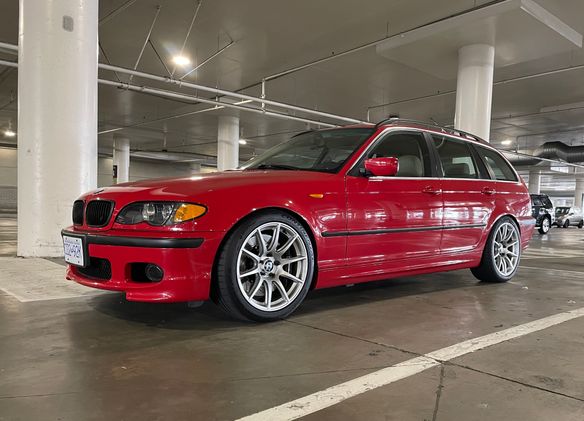 BMW E46 3 Series with 18" SM-10 in Race Silver