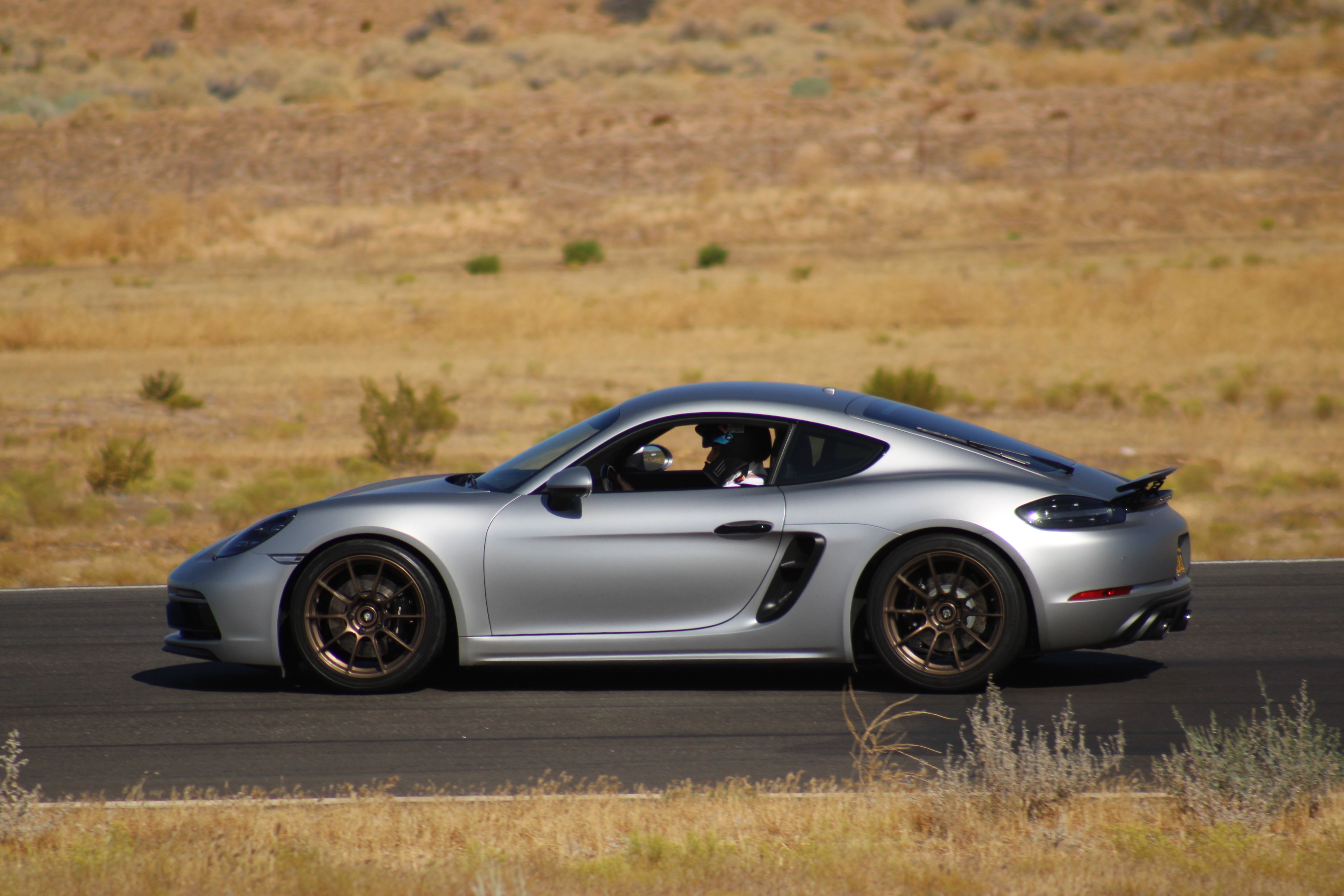 Porsche - カズロングモーン Porsche's Rare Moonstone Color