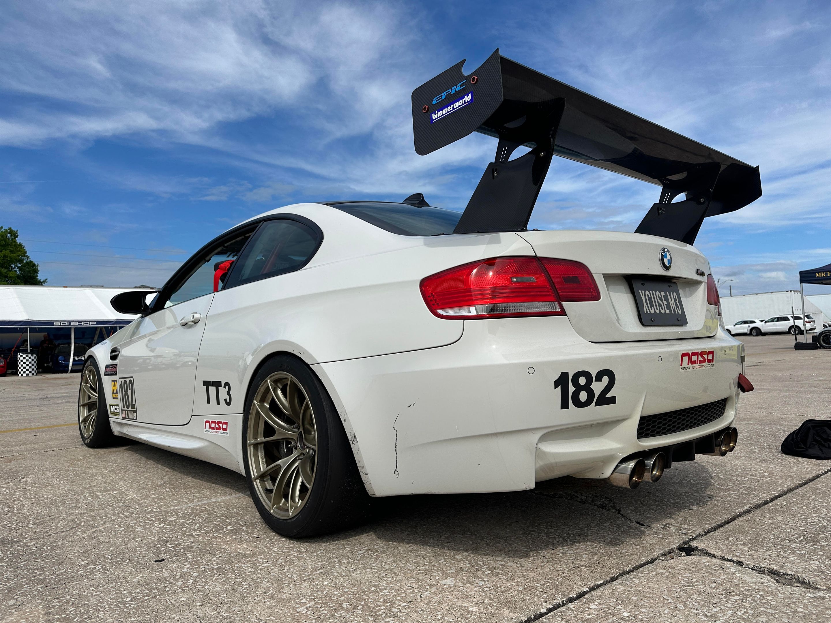 White BMW E92 Coupe M3 with 18" VS-5RS Apex wheels in Motorsport Gold
