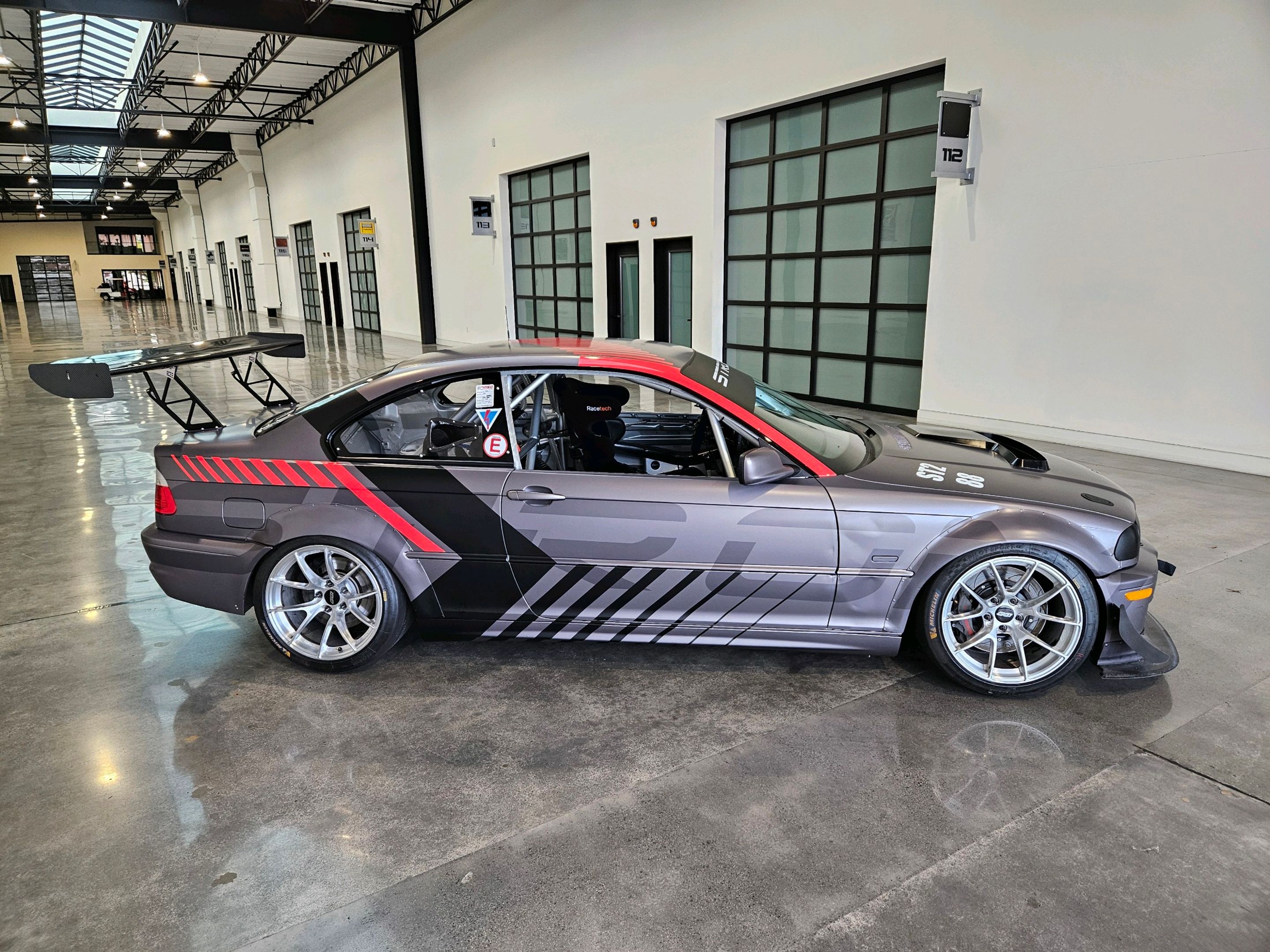 Multicolor BMW E46 3 Series with 18" VS-5RS Apex wheels in Brushed Clear