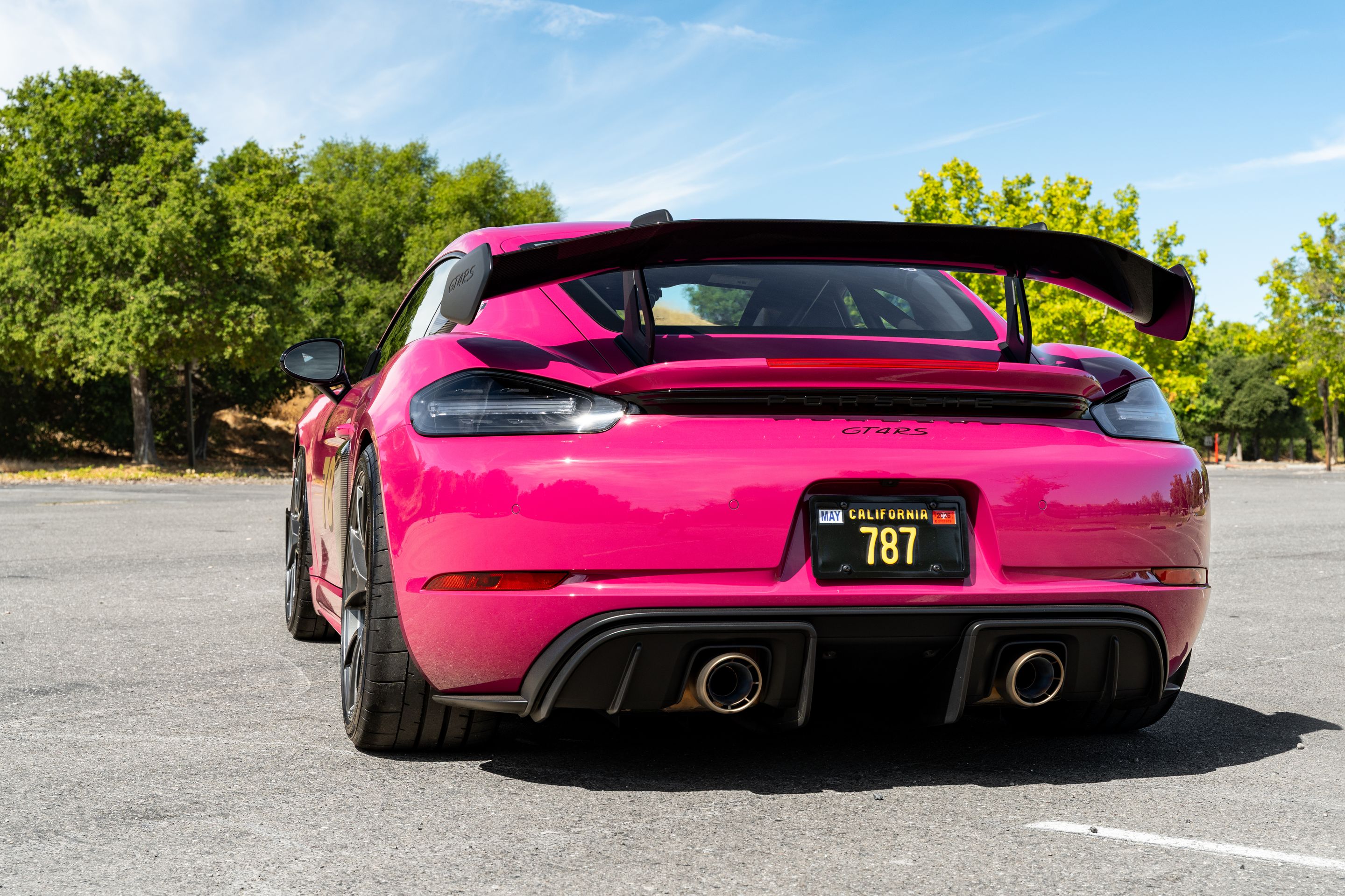 Pink Porsche 718 Cayman GT4 RS with 20" VS-5RS Apex wheels in Anthracite