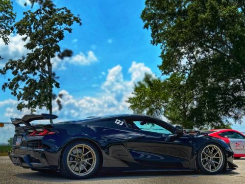 Black Chevrolet Corvette - VS-5RS in Motorsport Gold