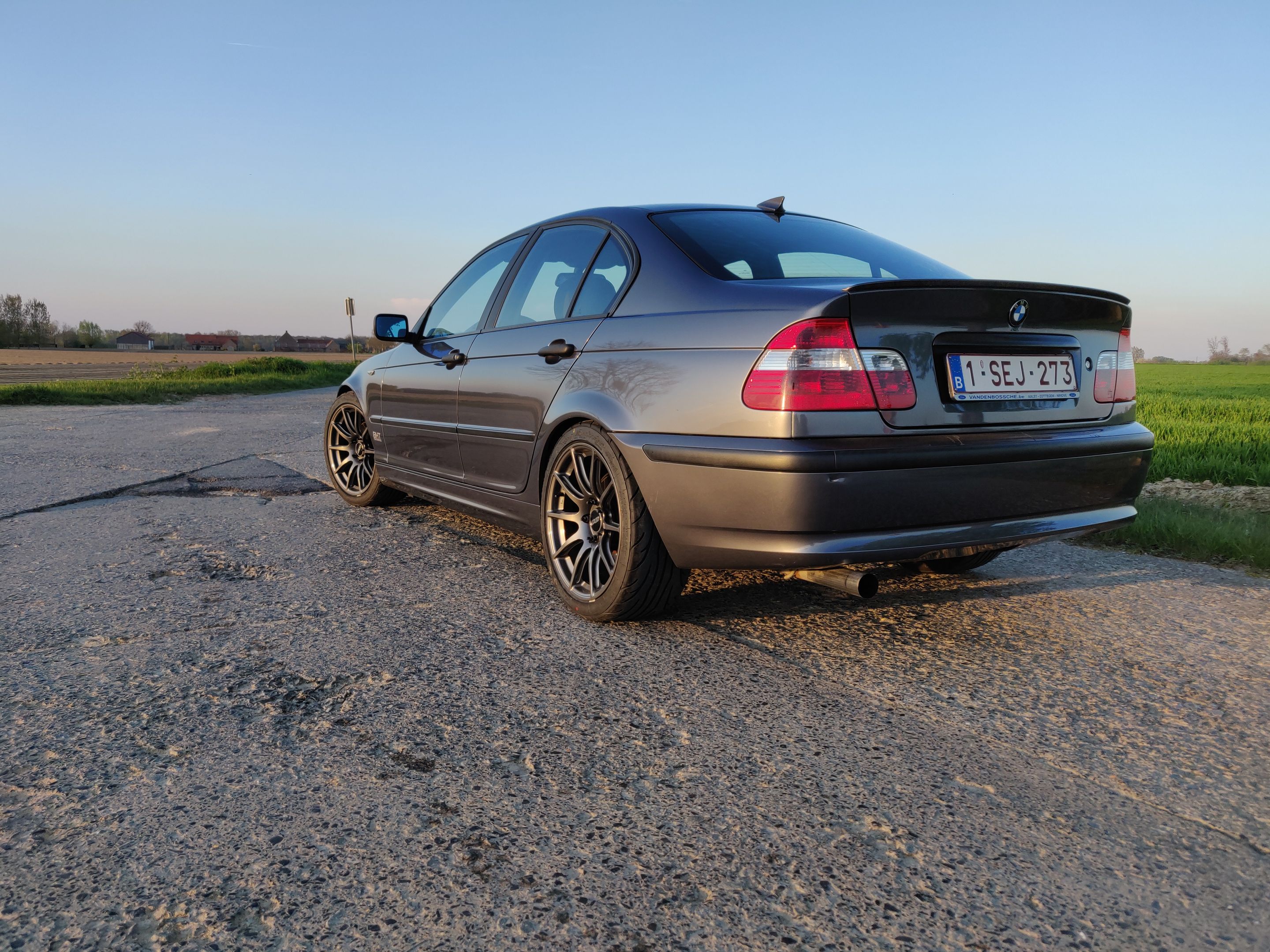 Grey BMW E46 3 Series with 18" SM-10 Apex wheels in Anthracite