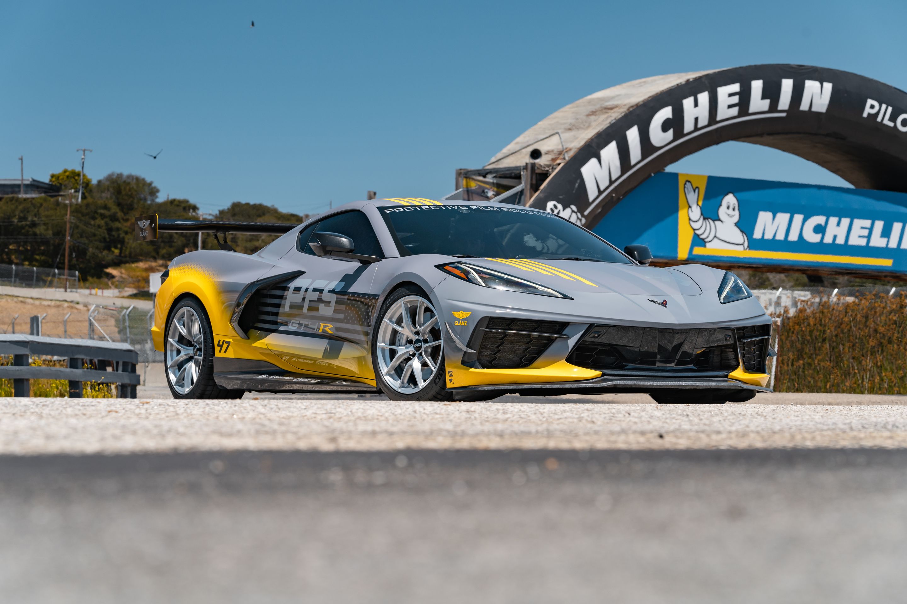 Grey Chevrolet C8 Corvette Stingray/Z51 with 18"/19" VS-5RS Apex wheels in Brushed Clear