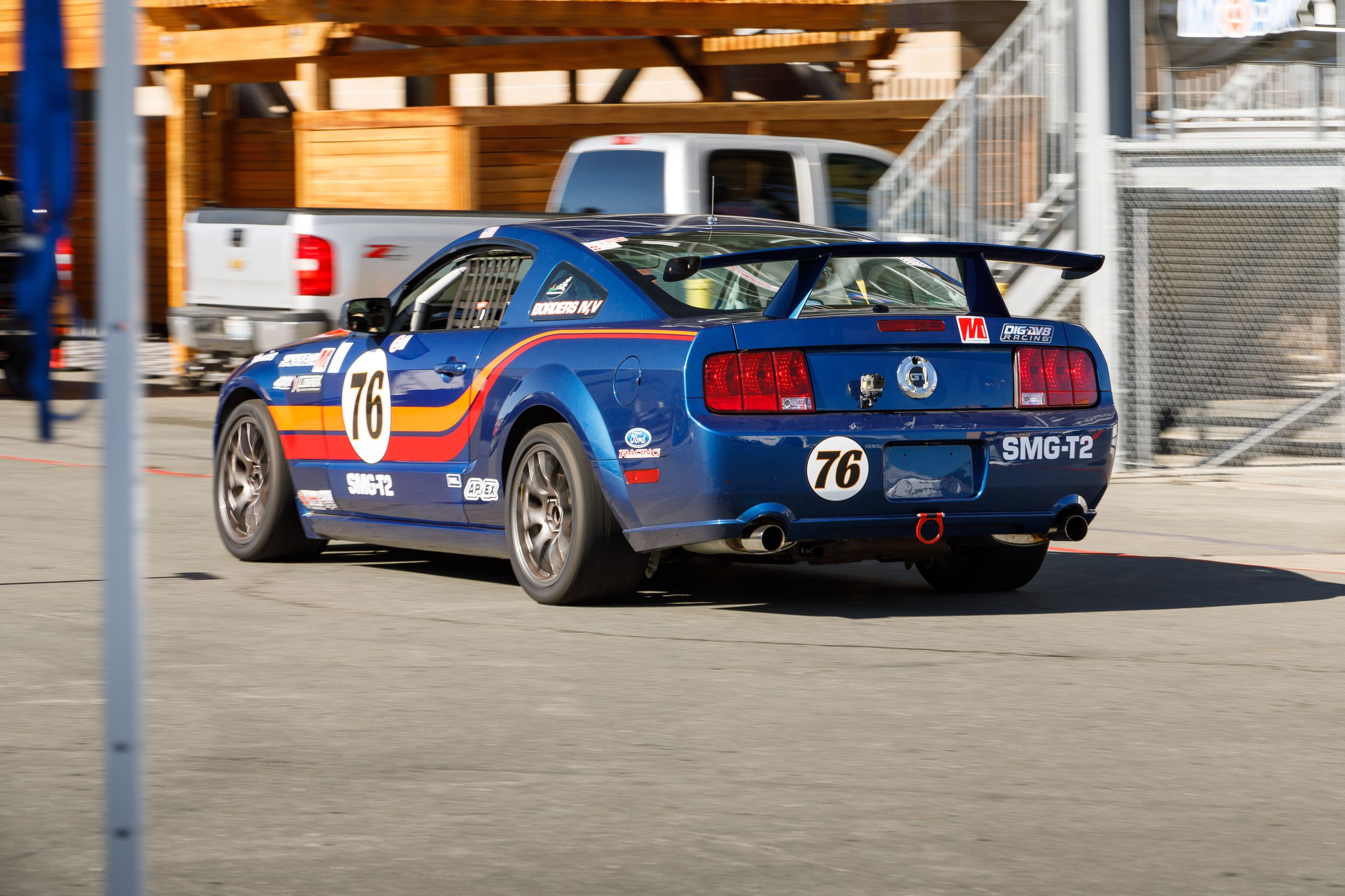 Blue Ford S197 Mustang GT with 18" EC-7 Apex wheels in Anthracite