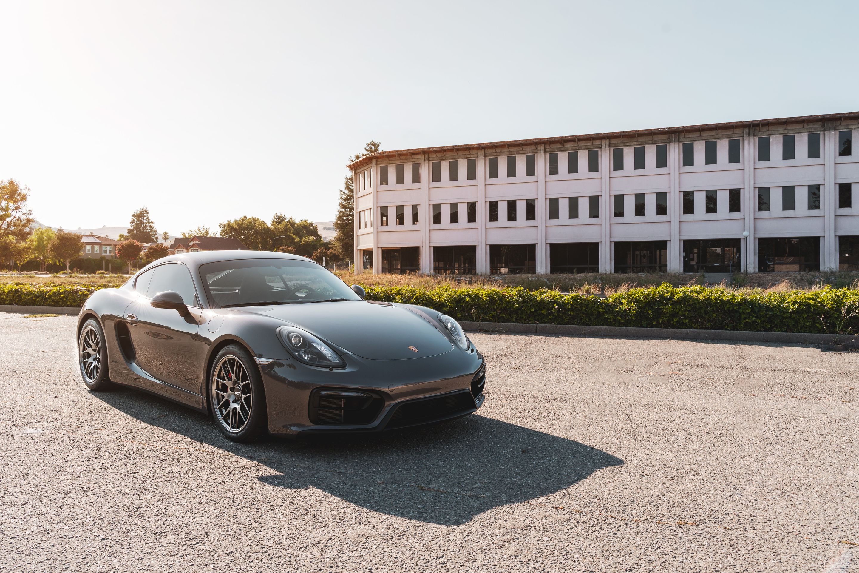 Grey Porsche 981 Cayman GTS with 18" EC-7R Apex wheels in Anthracite