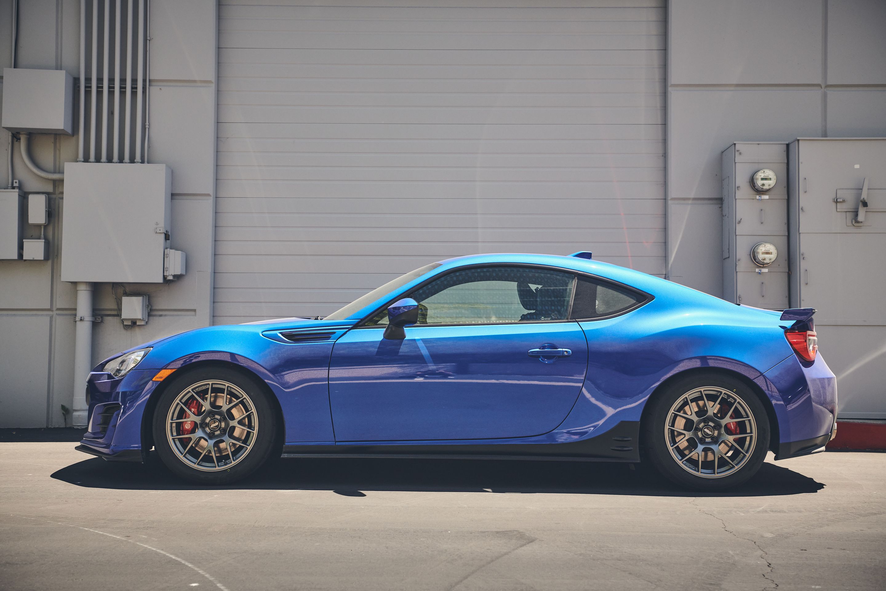 Blue Subaru ZC6 / Gen 1 BRZ with 17" EC-7R Apex wheels in Anthracite