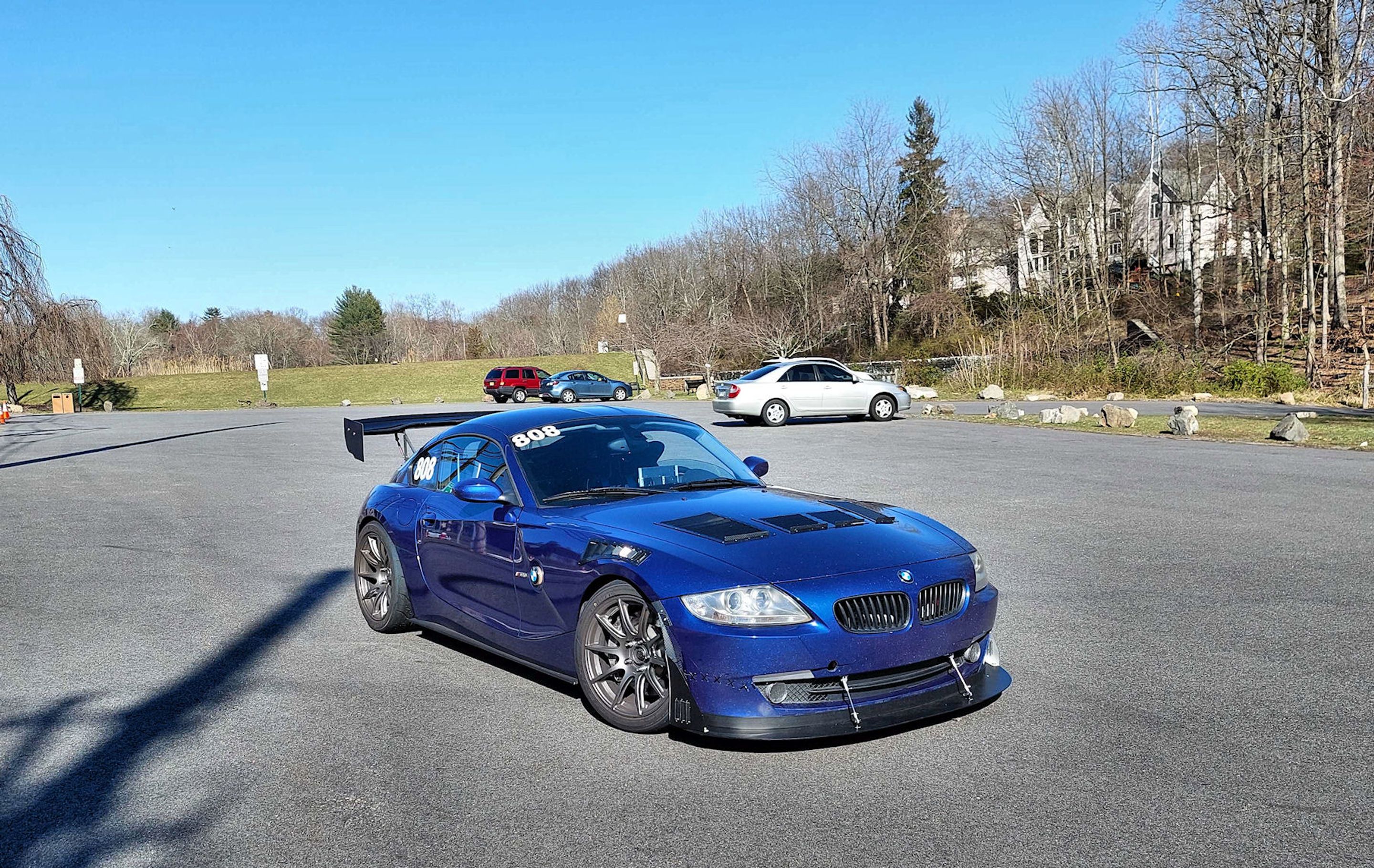 Blue BMW E86 Coupe Z4 with 18" SM-10 Apex wheels in Anthracite