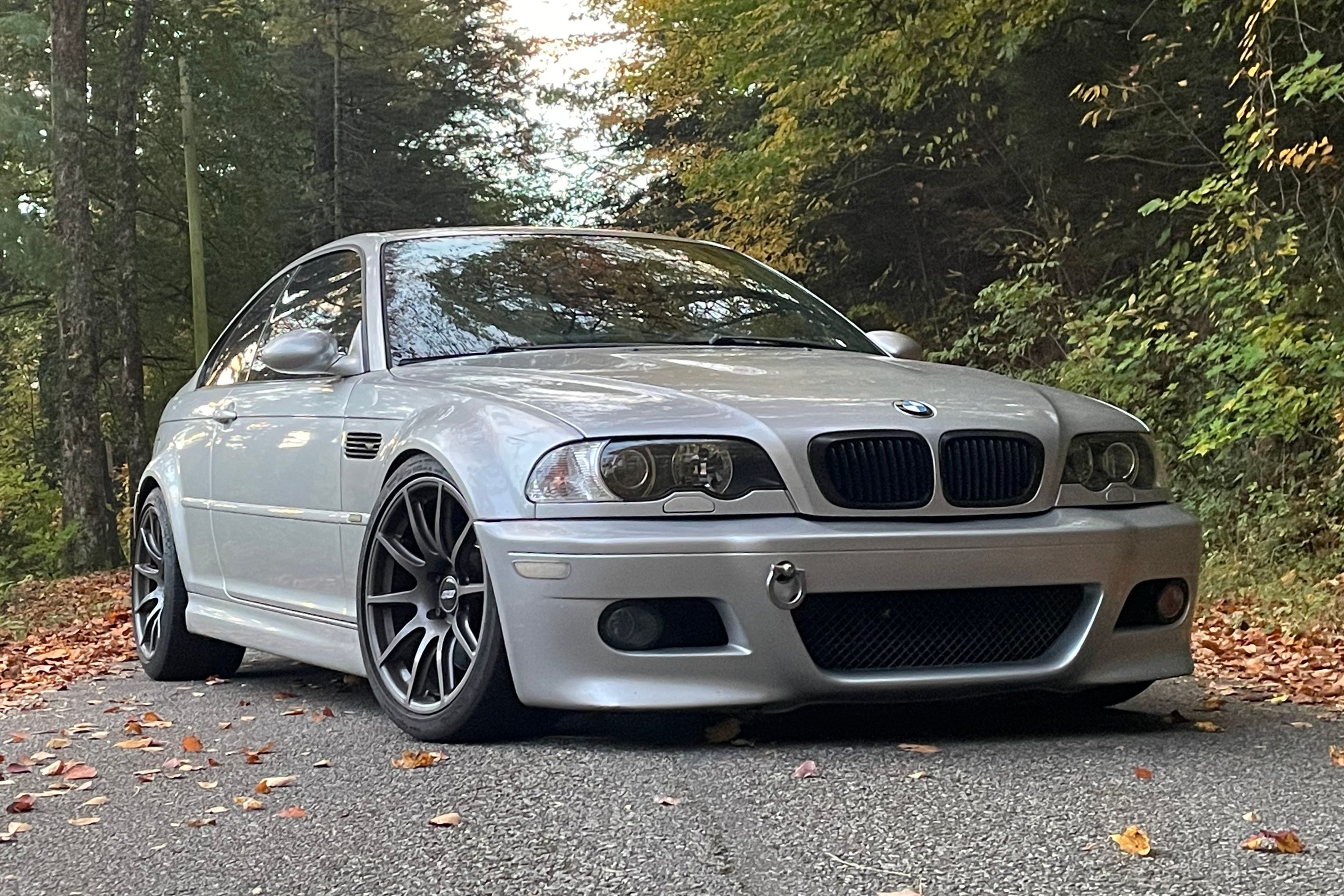 Silver BMW E46 M3 with 18" SM-10 Apex wheels in Anthracite