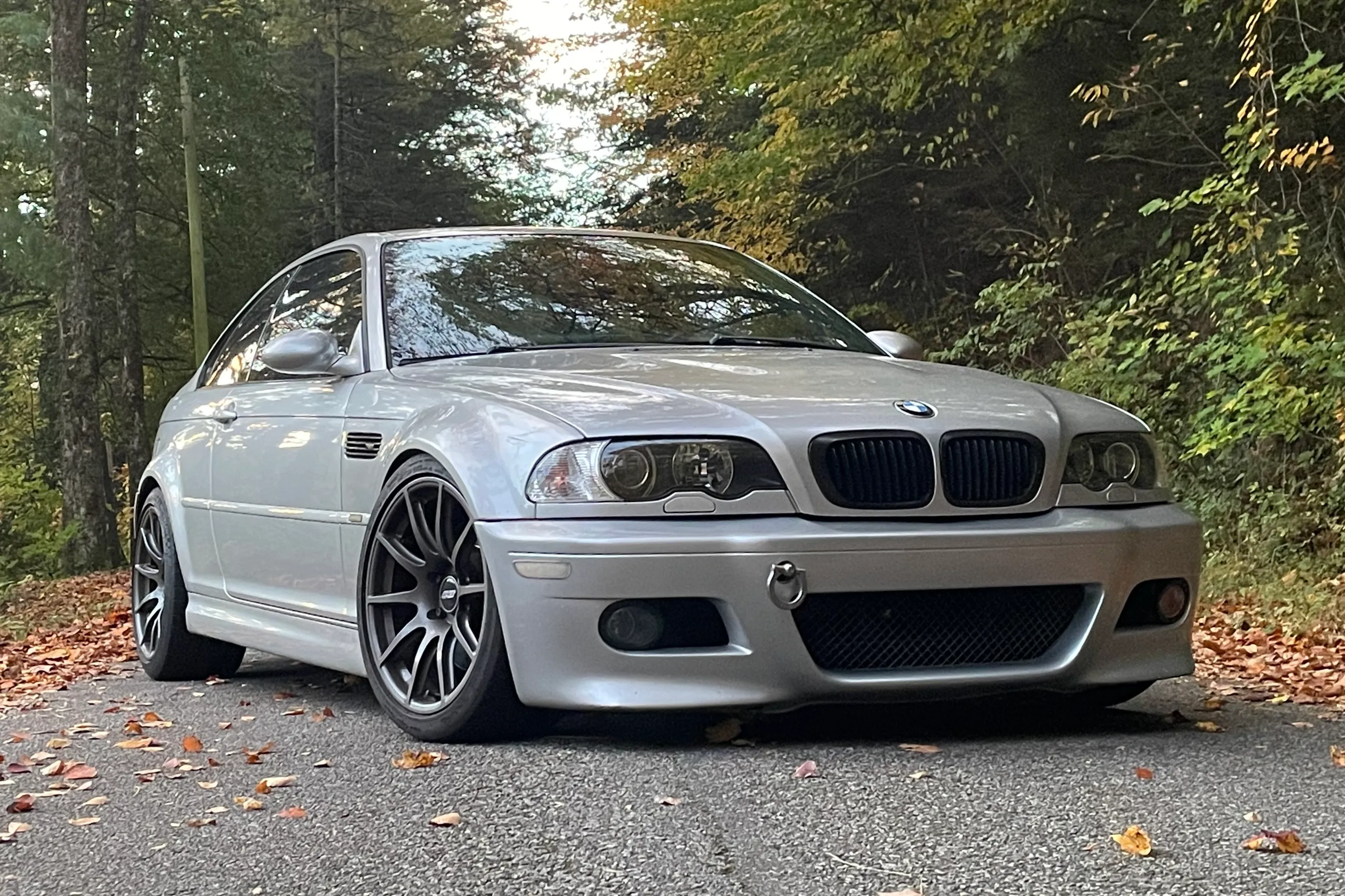 Silver BMW E46 M3 with 18" SM-10 Apex wheels in Anthracite