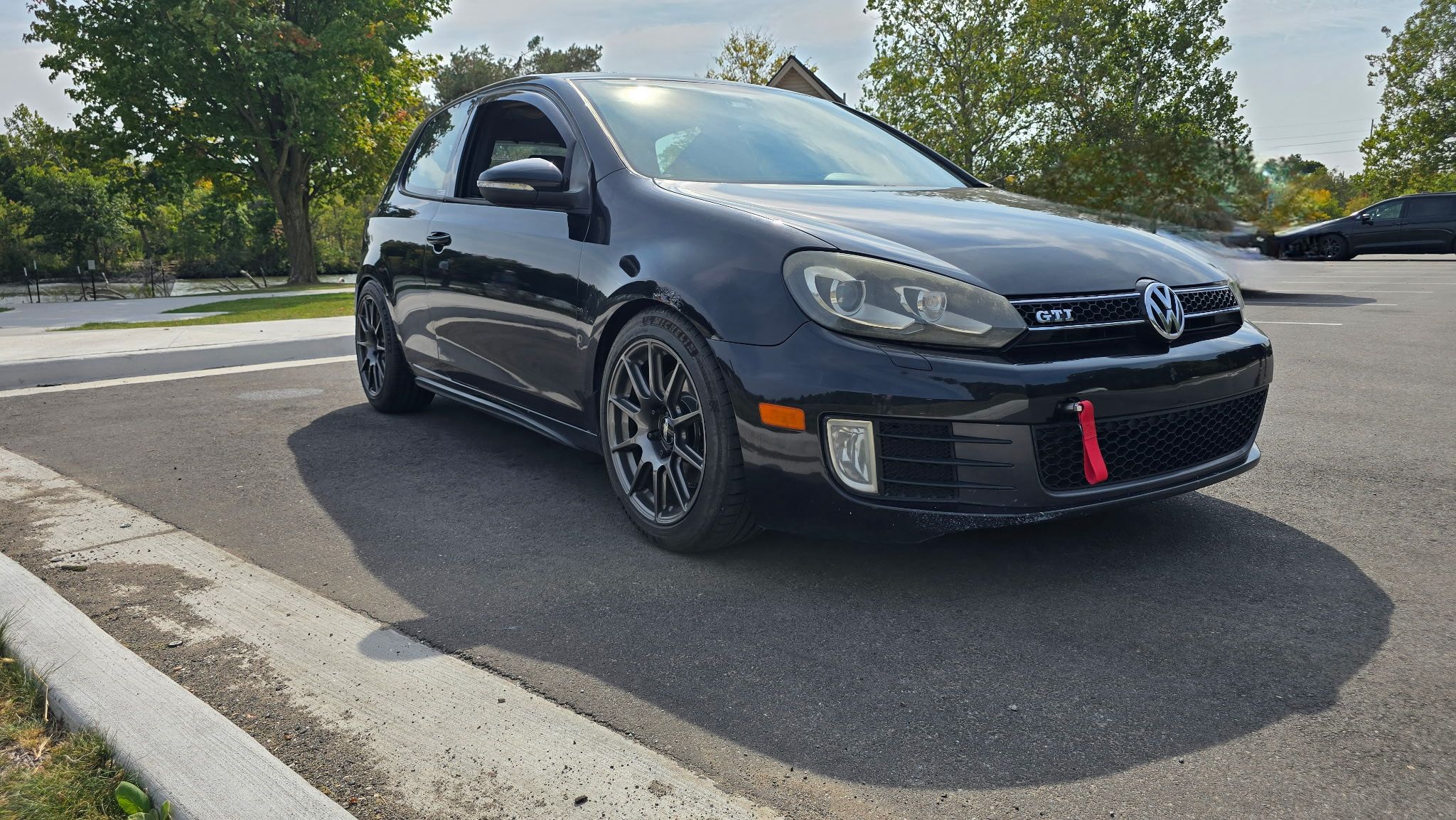 Black VW GTI - SM-10 in Anthracite
