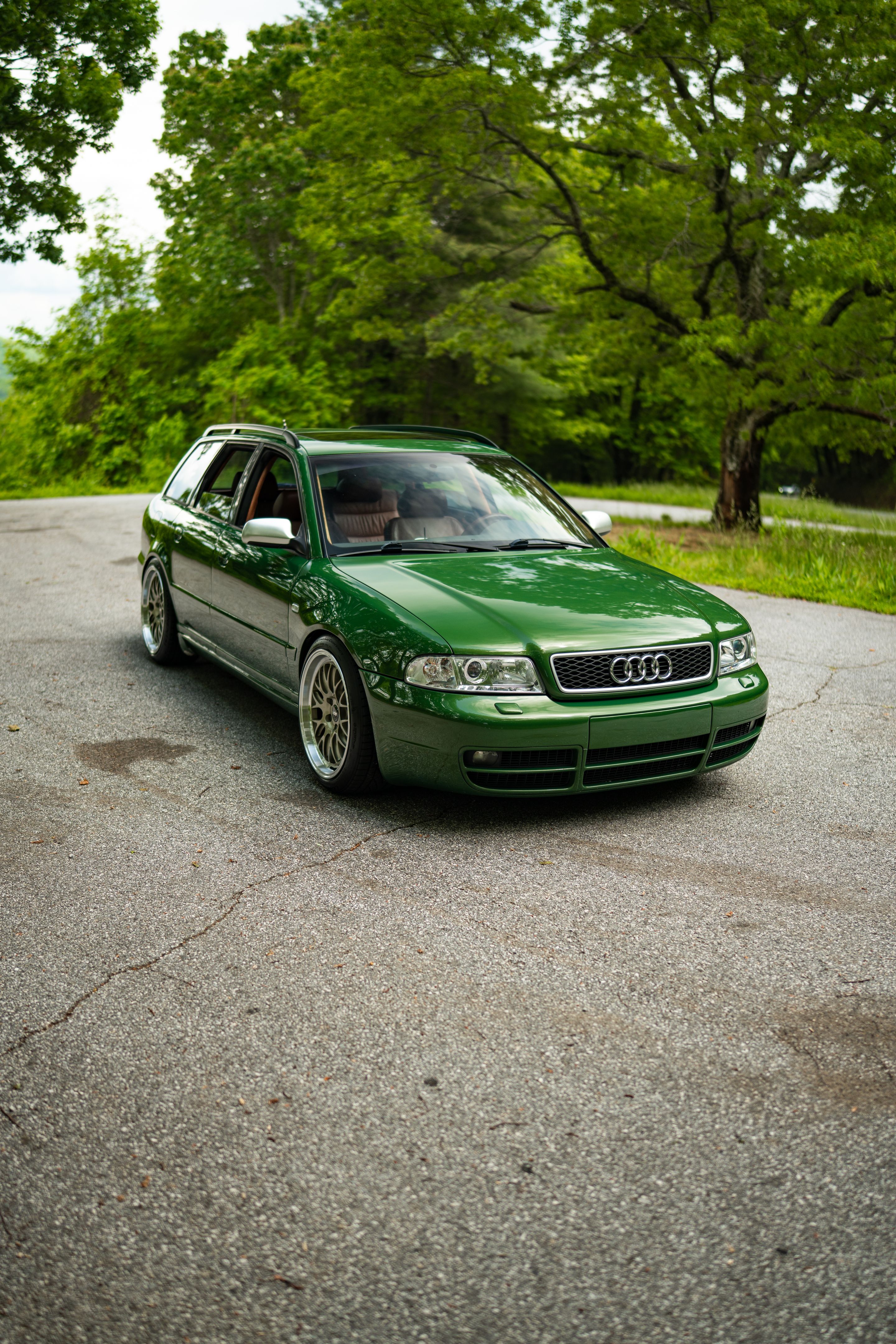 Green Audi B5 S4 Avant/Wagon with 18" ML-10RT Apex wheels in Machined Lip Gloss Motorsport Gold
