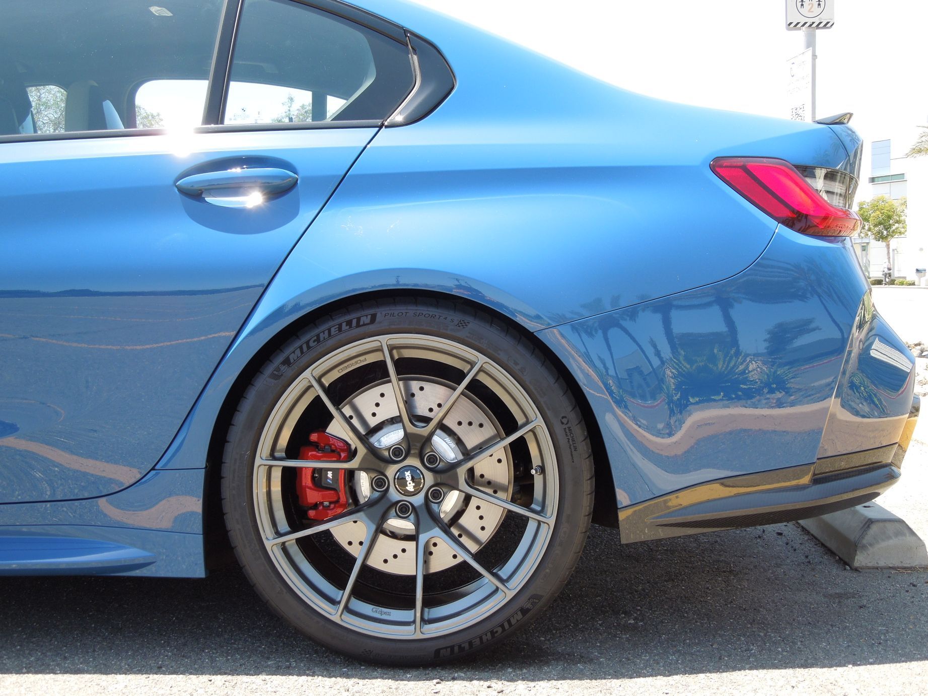 Blue BMW G80 M3 with 20" VS-5RS Apex wheels in Anthracite